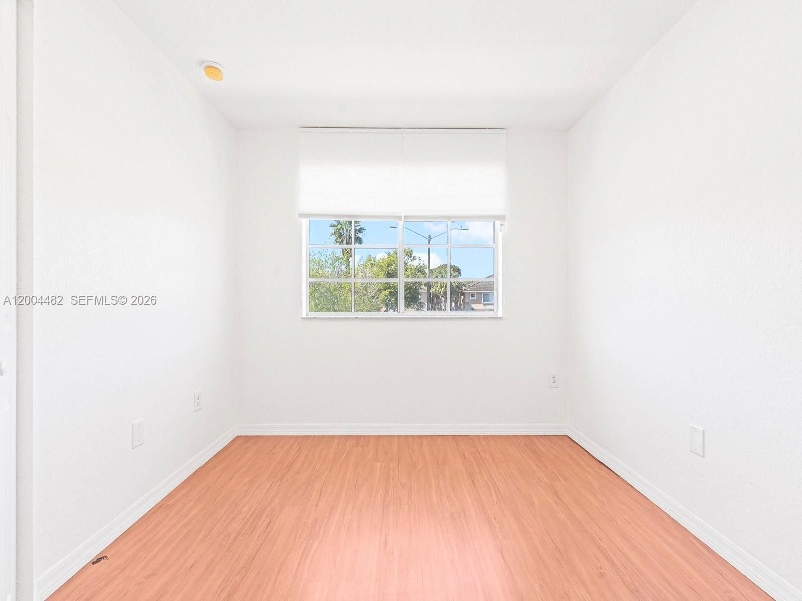 Real estate property located at 5701 114th Ct #104, Miami-dade, Las Brisas At Doral Condo, Doral, FL