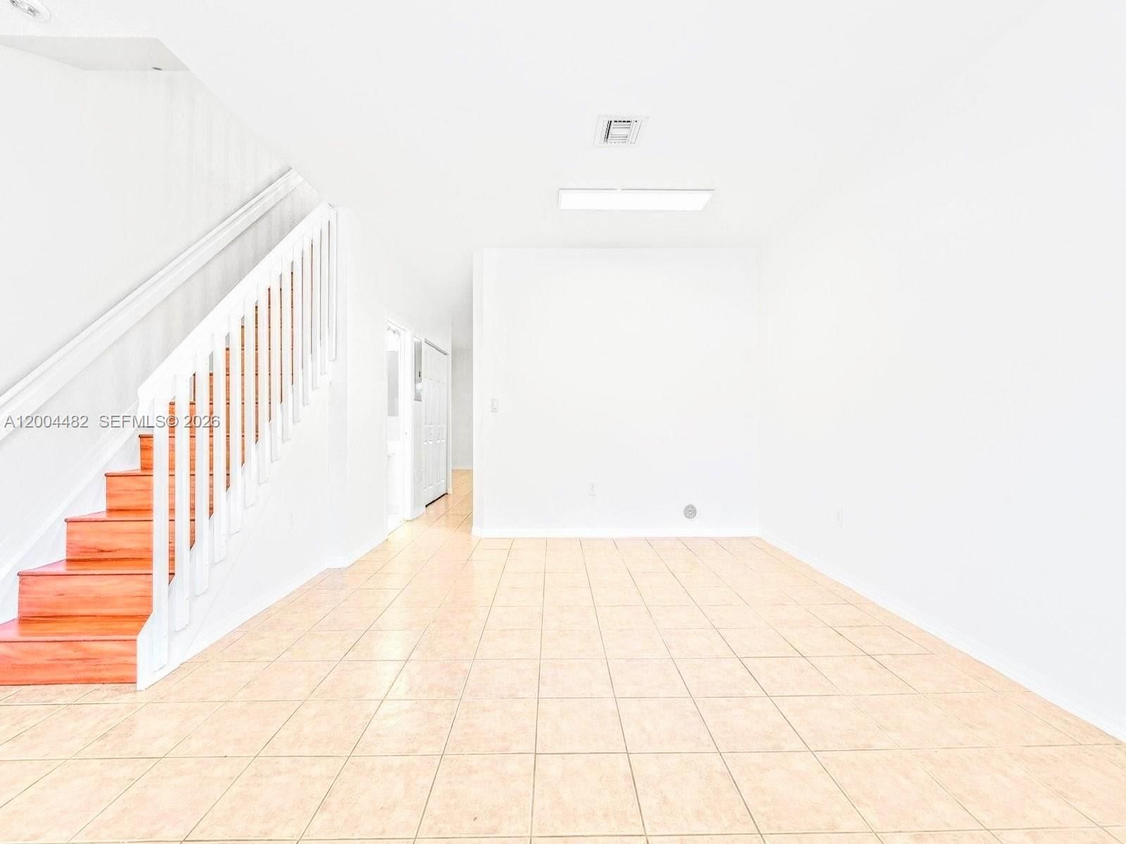 Real estate property located at 5701 114th Ct #104, Miami-dade, Las Brisas At Doral Condo, Doral, FL