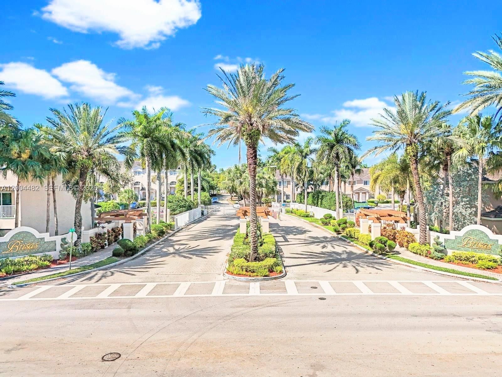 Real estate property located at 5701 114th Ct #104, Miami-dade, Las Brisas At Doral Condo, Doral, FL