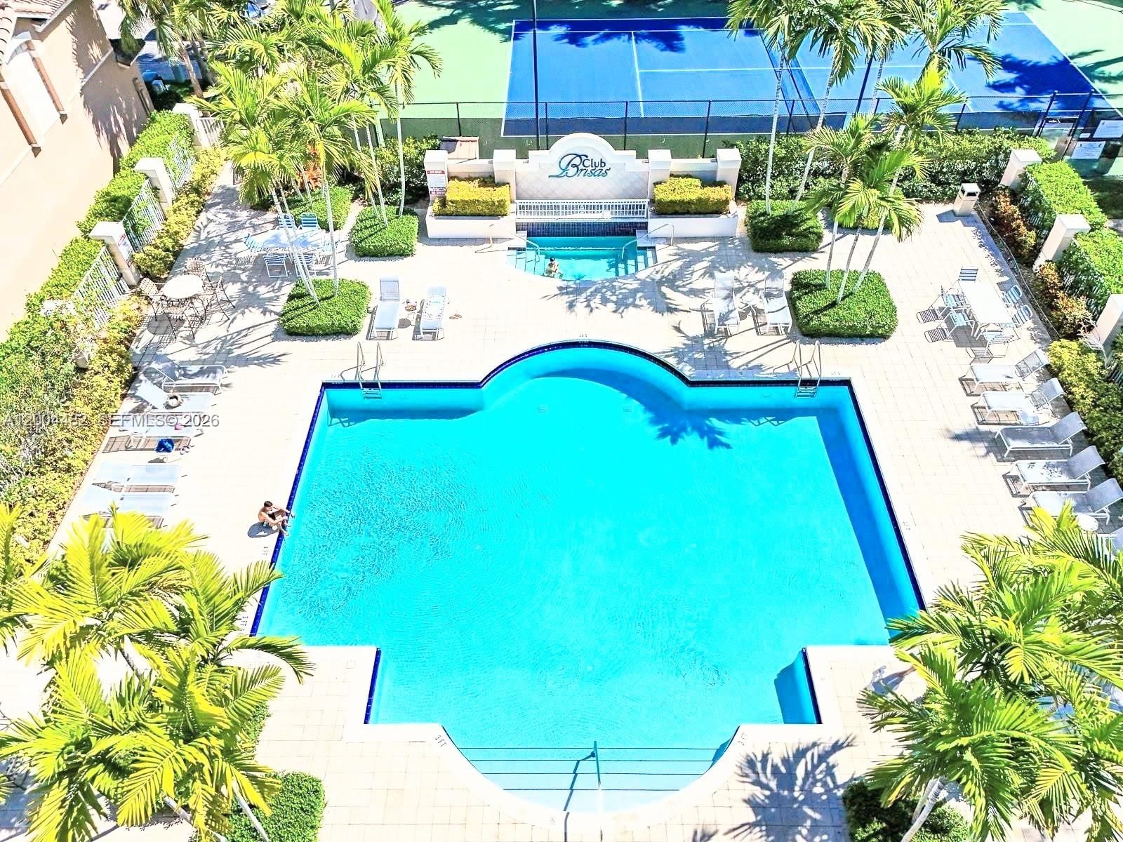 Real estate property located at 5701 114th Ct #104, Miami-dade, Las Brisas At Doral Condo, Doral, FL