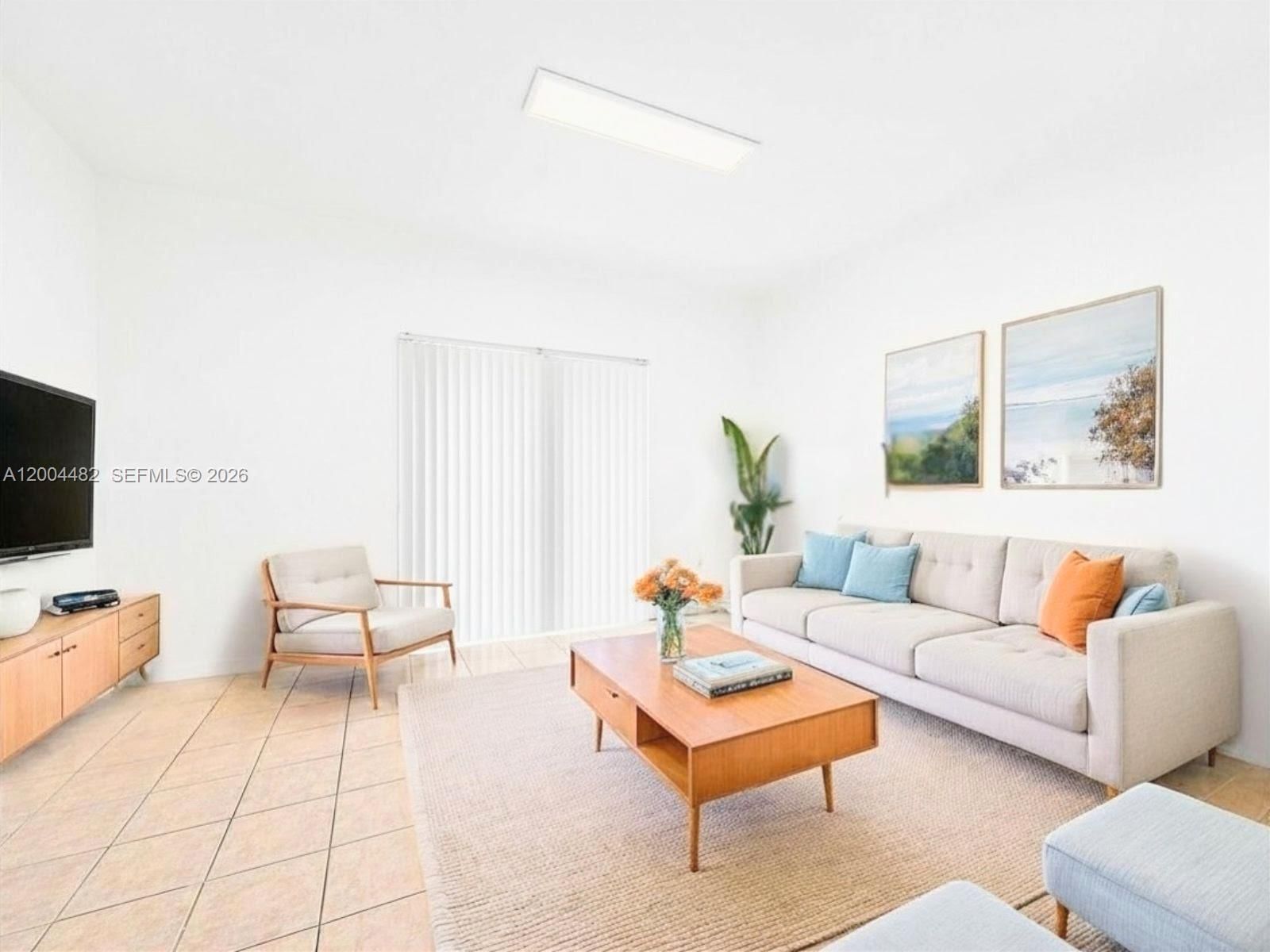 Real estate property located at 5701 114th Ct #104, Miami-dade, Las Brisas At Doral Condo, Doral, FL