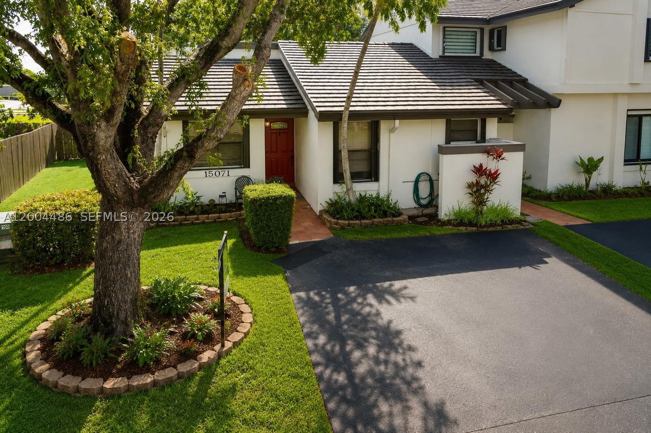 Real estate property located at 15071 127th Ct, Miami-dade, Deerwood Townhomes, Miami, FL