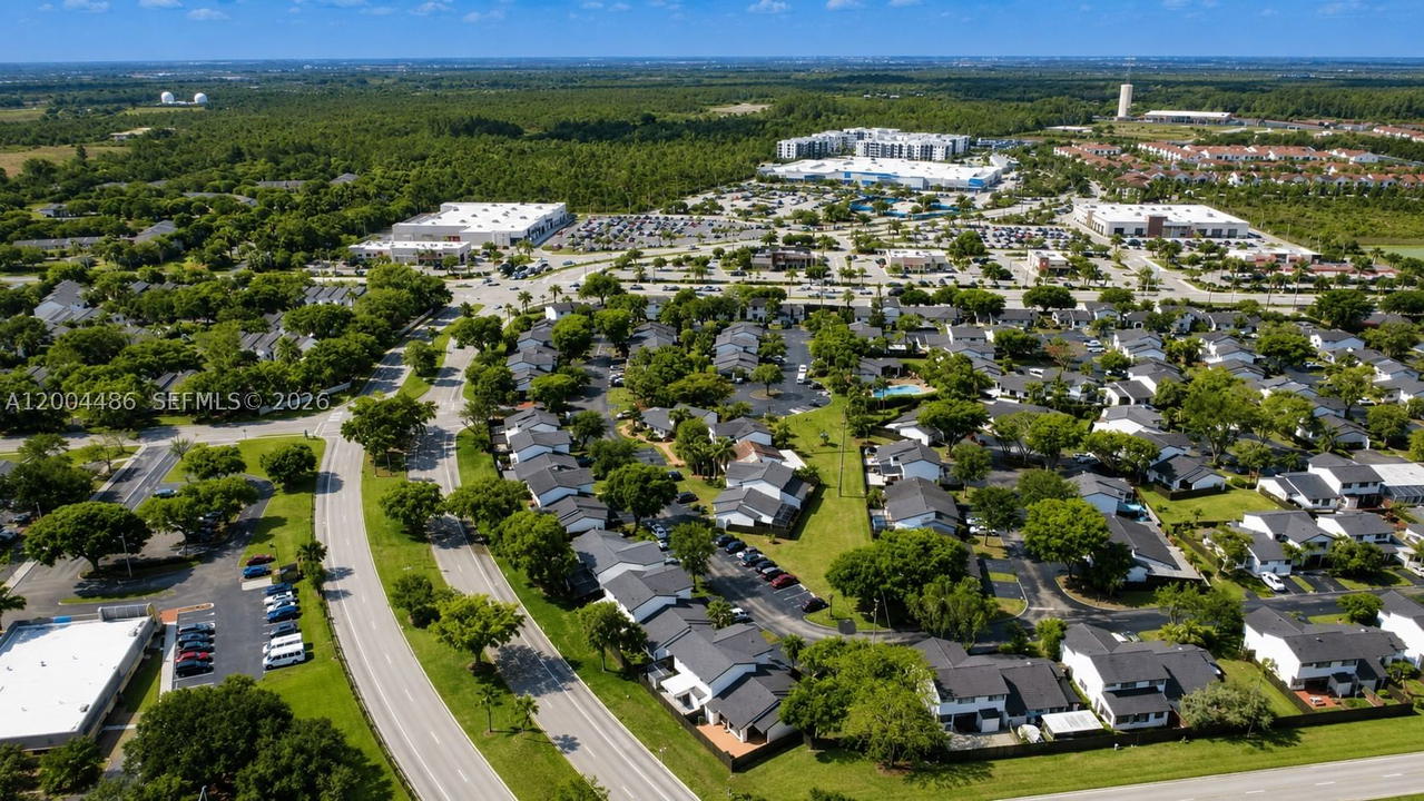 Real estate property located at 15071 127th Ct, Miami-dade, Deerwood Townhomes, Miami, FL