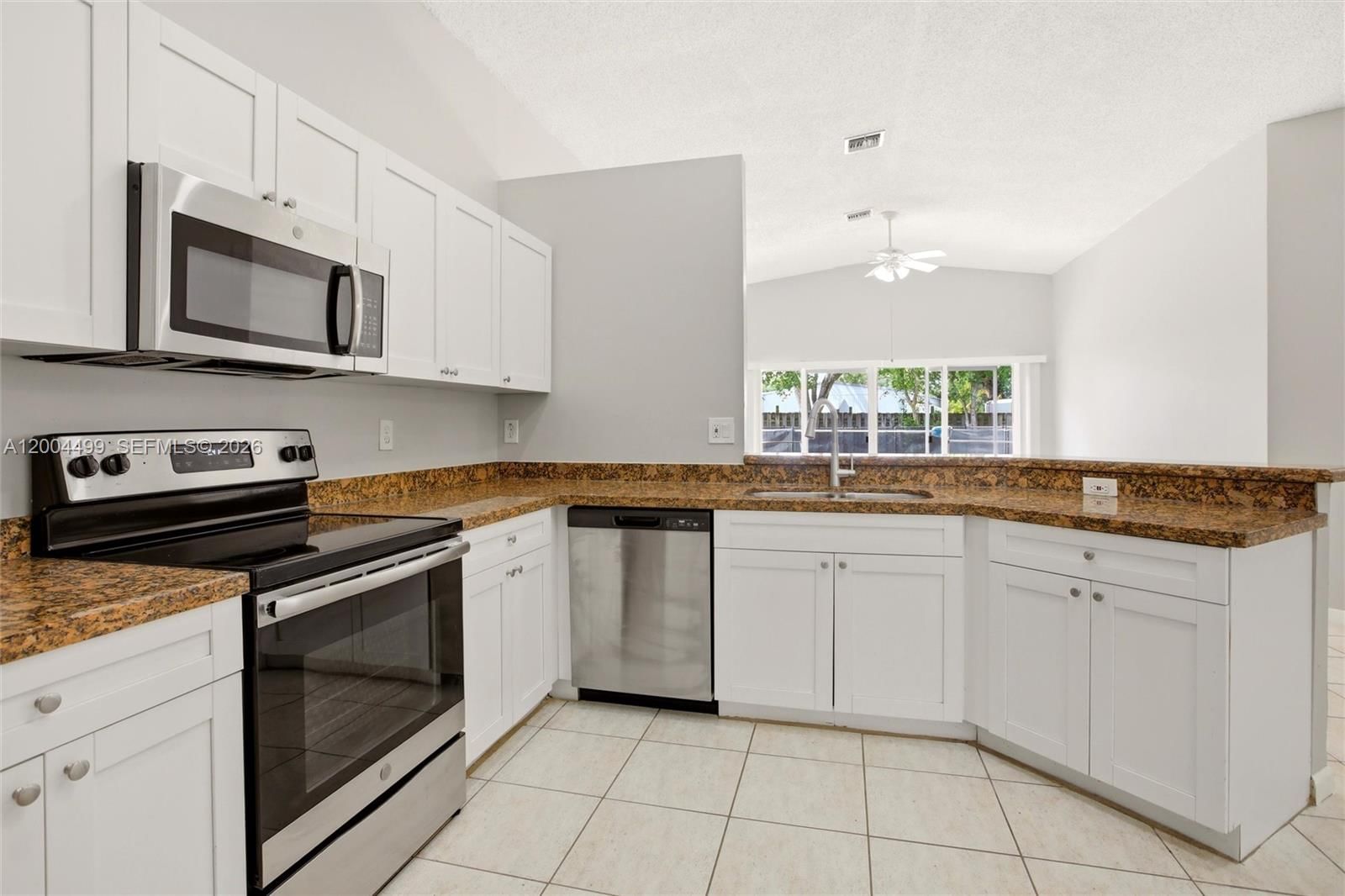 Real estate property located at 1414 Harmony Lake Cir, Broward, Village At Harmony Lake, Davie, FL