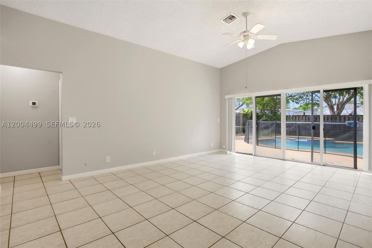 Real estate property located at 1414 Harmony Lake Cir, Broward, Village At Harmony Lake, Davie, FL