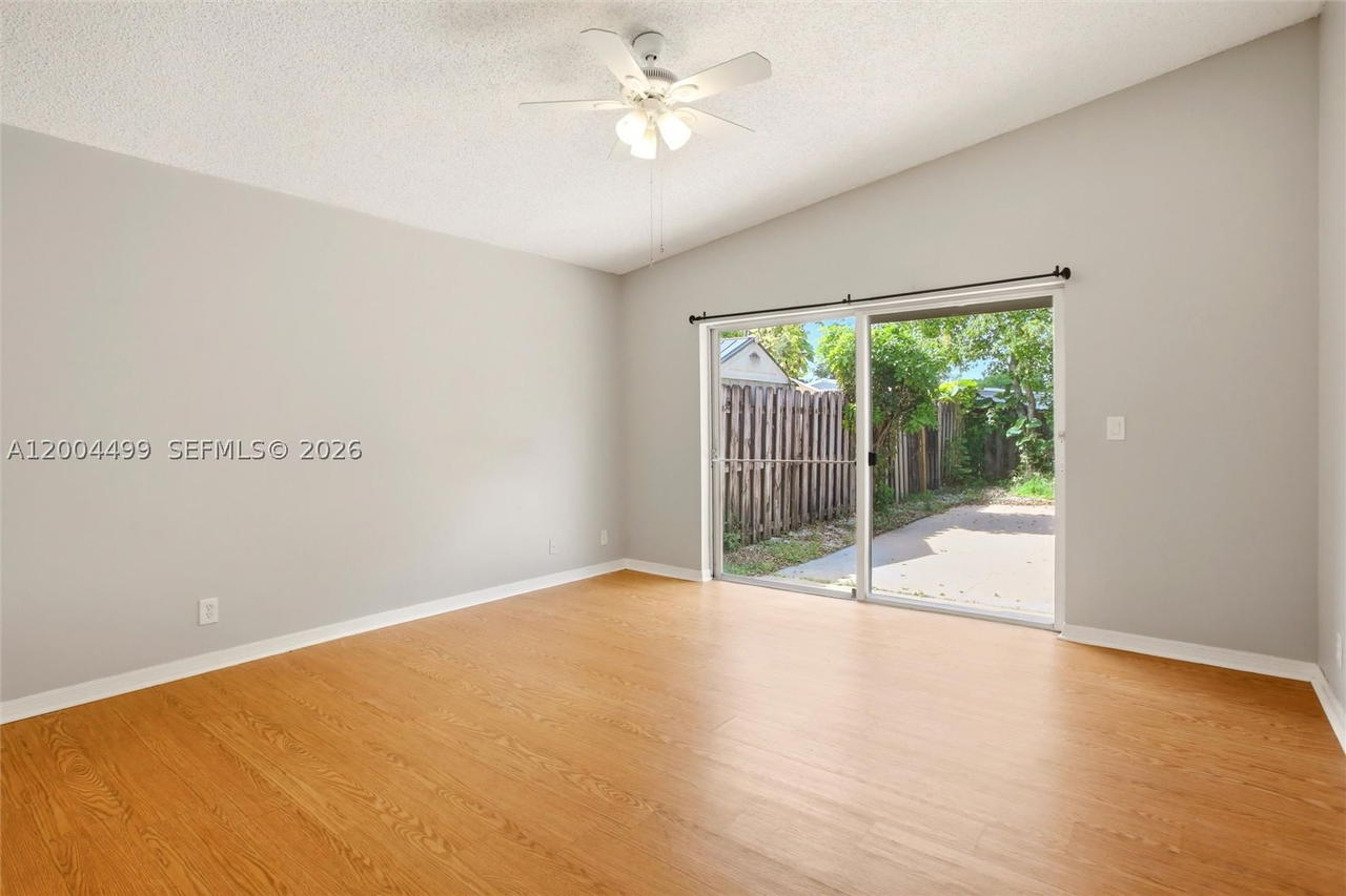 Real estate property located at 1414 Harmony Lake Cir, Broward, Village At Harmony Lake, Davie, FL