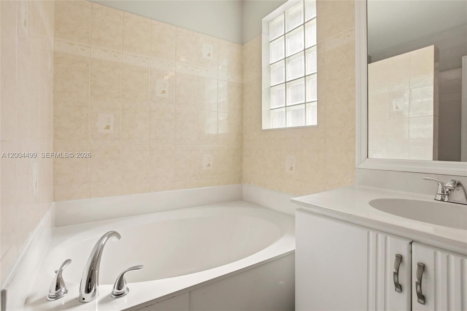 Real estate property located at 1414 Harmony Lake Cir, Broward, Village At Harmony Lake, Davie, FL