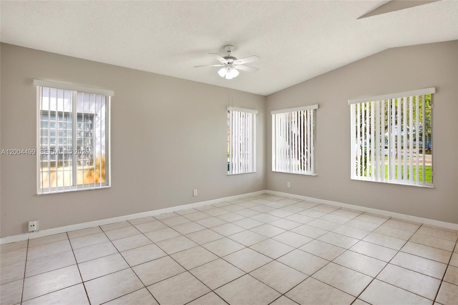 Real estate property located at 1414 Harmony Lake Cir, Broward, Village At Harmony Lake, Davie, FL