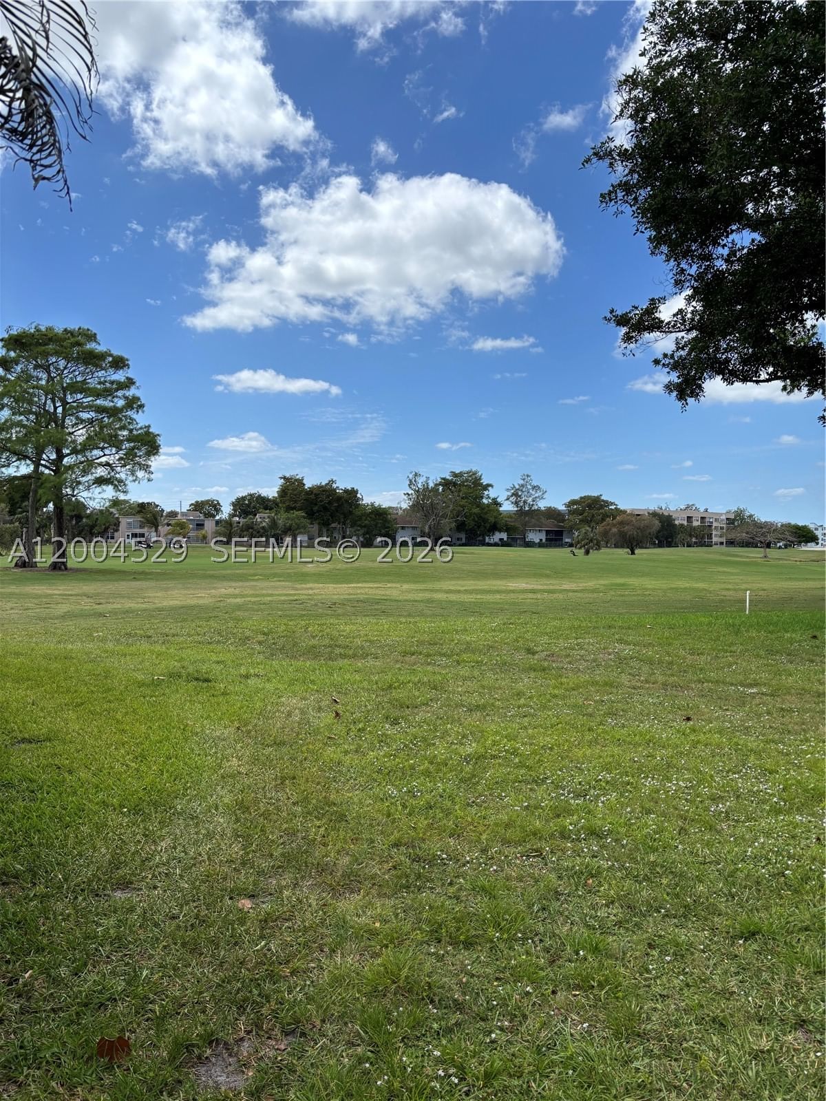 Real estate property located at 1045 Country Club Dr #307, Broward, Oriole Golf & Tennis Club, Margate, FL