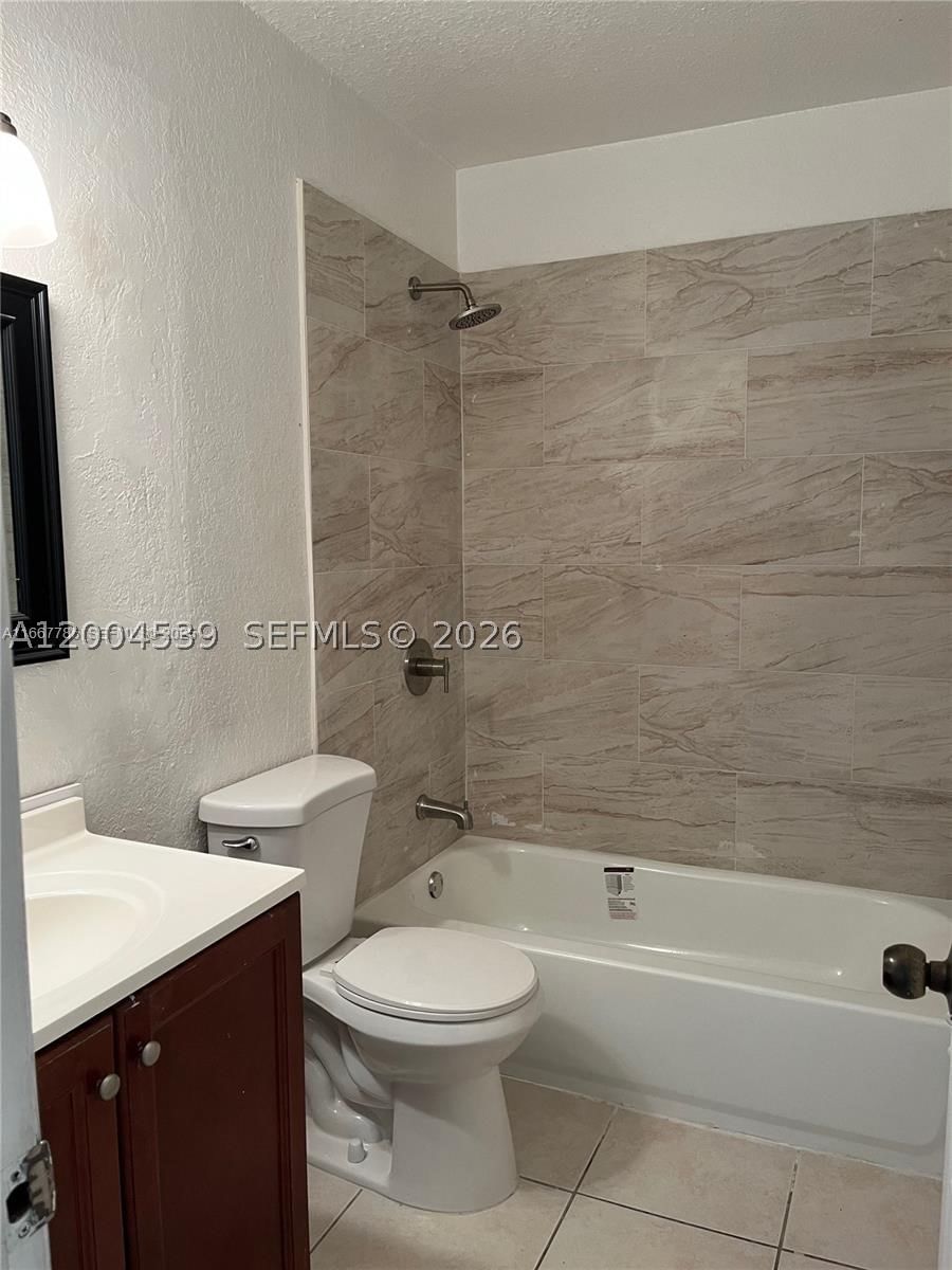 Real estate property located at 7925 104th St #202E, Miami-dade, Venetian Palms Condo, Miami, FL