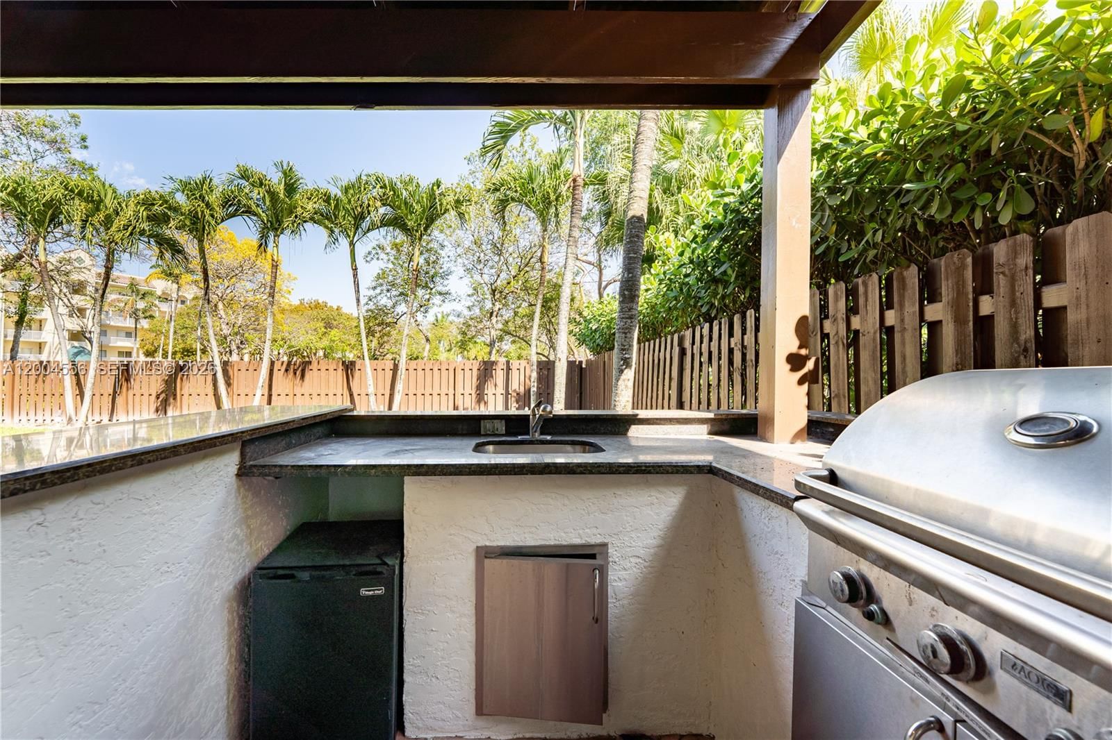 Real estate property located at 5869 108th Pl, Miami-dade, Doral Isles Antilles 1st, Doral, FL