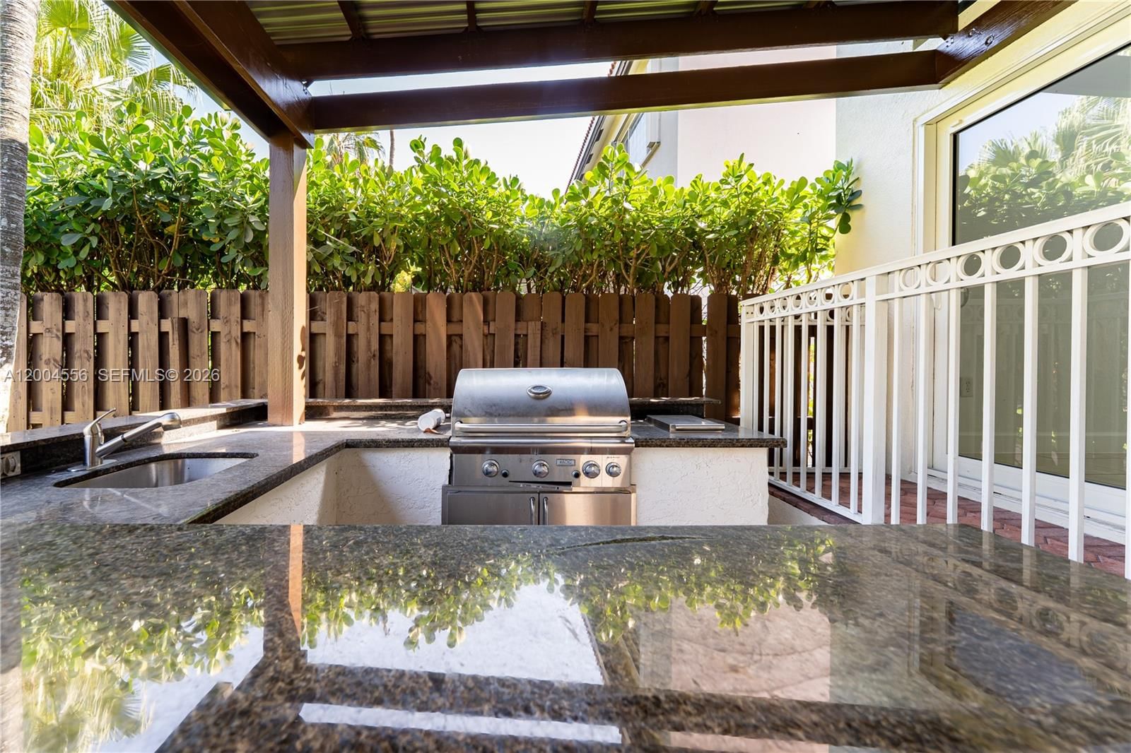 Real estate property located at 5869 108th Pl, Miami-dade, Doral Isles Antilles 1st, Doral, FL