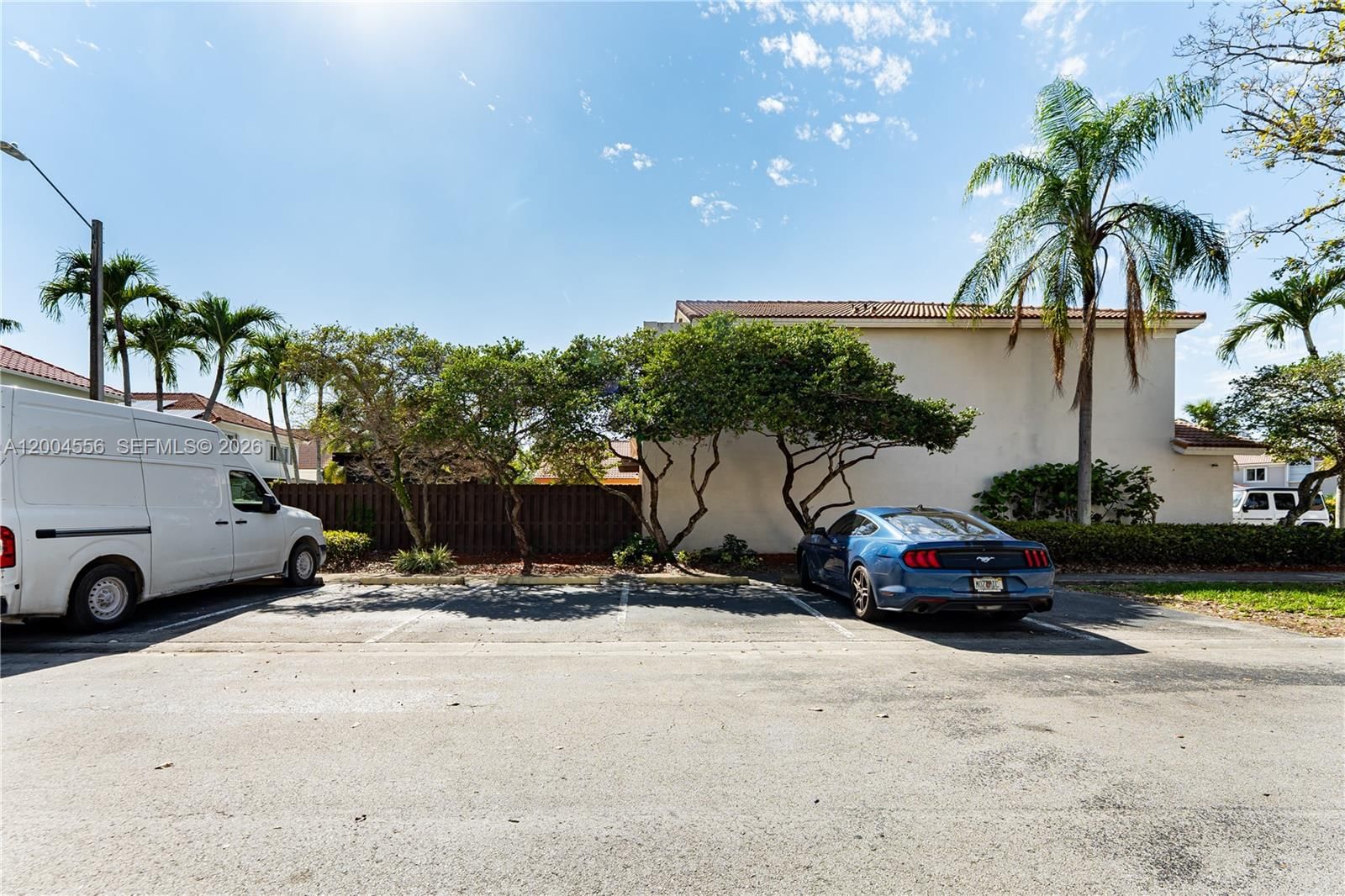 Real estate property located at 5869 108th Pl, Miami-dade, Doral Isles Antilles 1st, Doral, FL