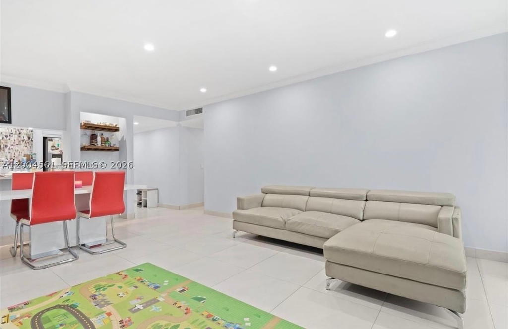 Real estate property located at 440 23rd St #1310, Miami-dade, Golden Gate Condo, Hialeah, FL