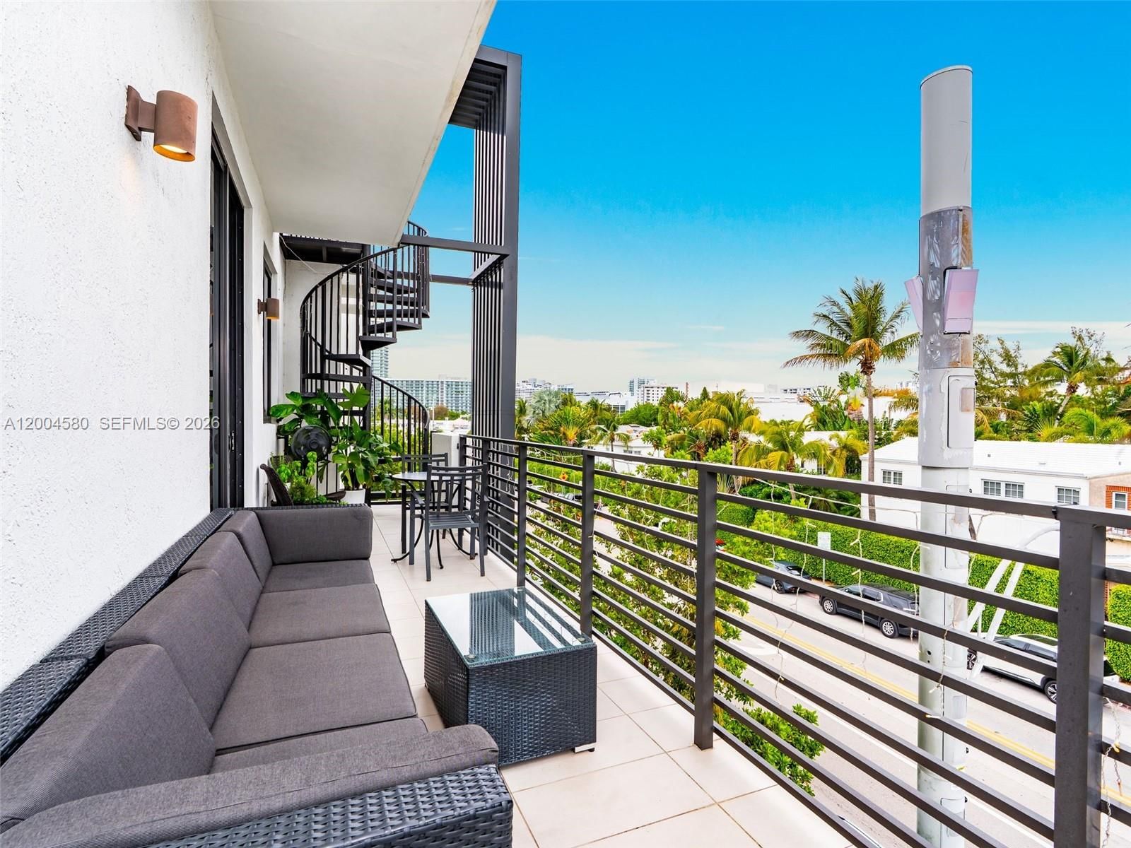 Real estate property located at 1030 15th St #321, Miami-dade, Lincoln Sub, Miami Beach, FL