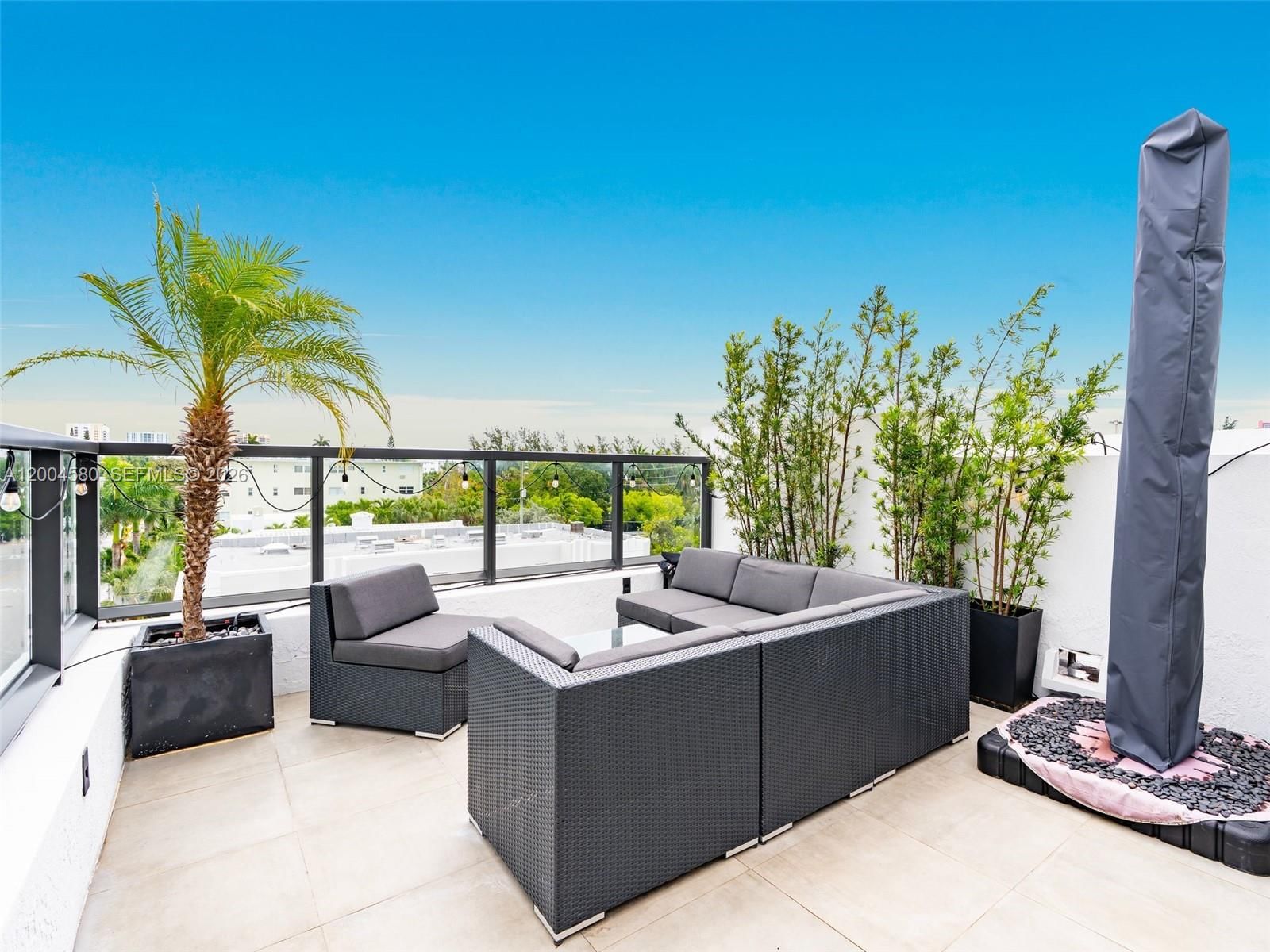 Real estate property located at 1030 15th St #321, Miami-dade, Lincoln Sub, Miami Beach, FL