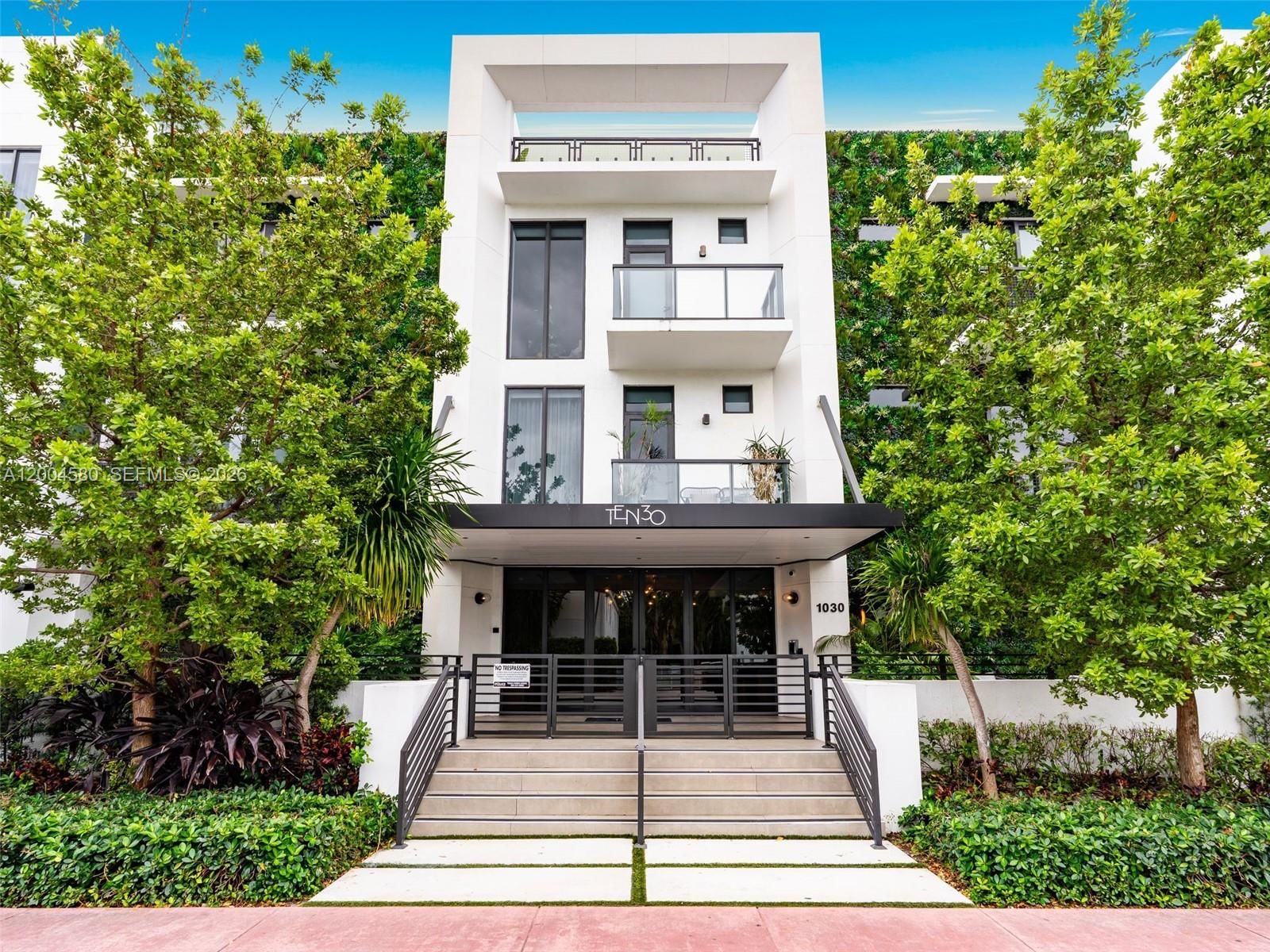 Real estate property located at 1030 15th St #321, Miami-dade, Lincoln Sub, Miami Beach, FL