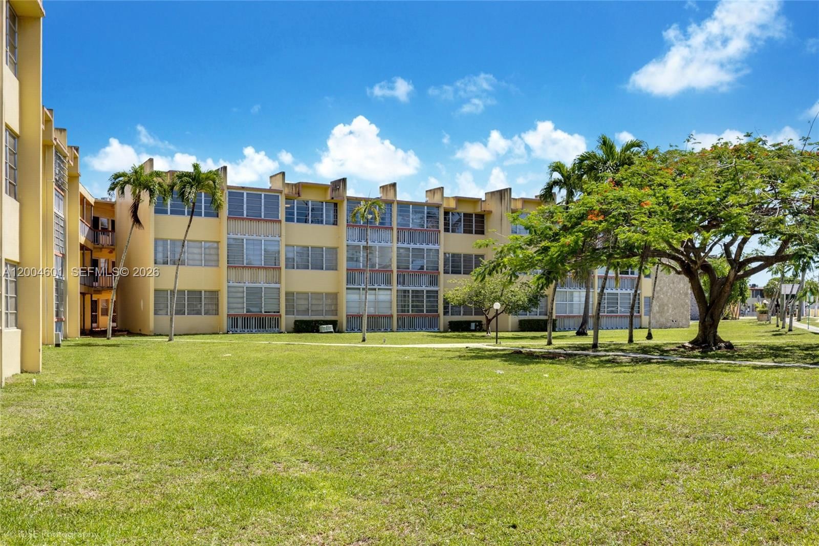 Real estate property located at 1551 Miami Gardens Dr #322, Miami-dade, Second Moorings Condo, Miami, FL