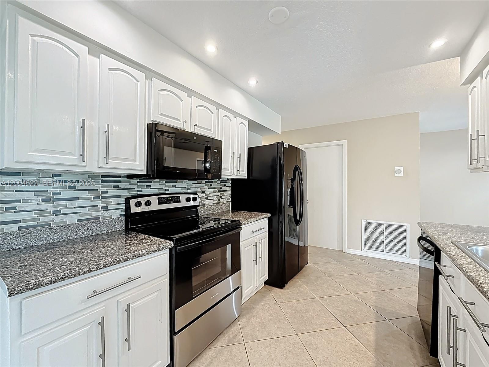 Real estate property located at 8102 96th Ter, Broward, Westwood Community 5, Tamarac, FL