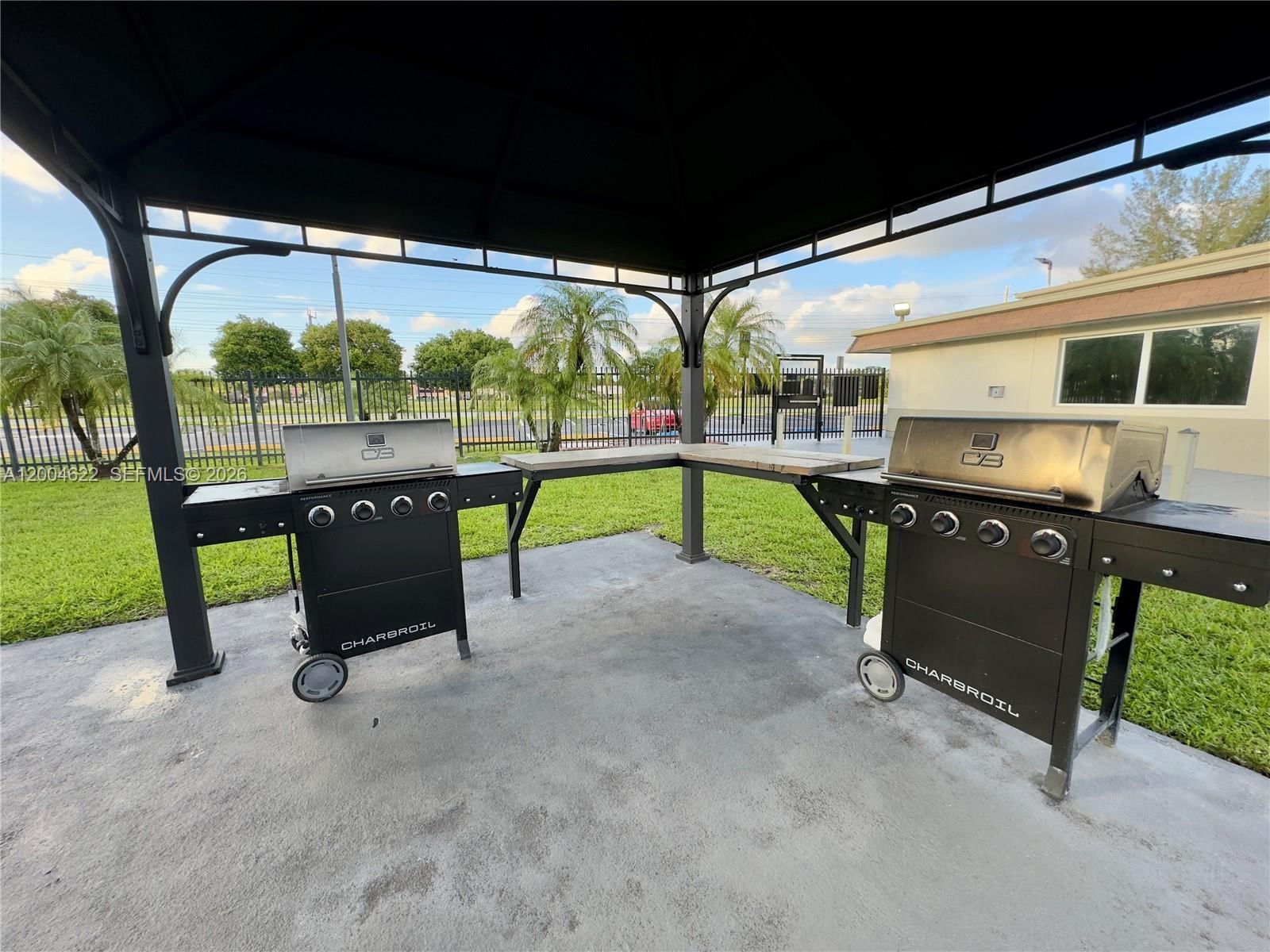Real estate property located at 8102 96th Ter, Broward, Westwood Community 5, Tamarac, FL