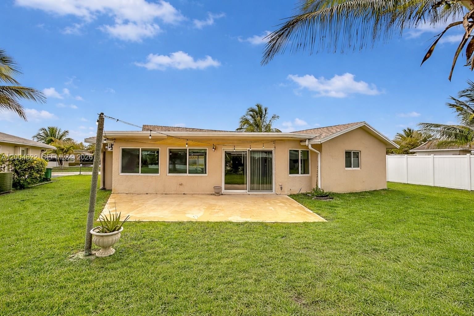 Real estate property located at 8102 96th Ter, Broward, Westwood Community 5, Tamarac, FL
