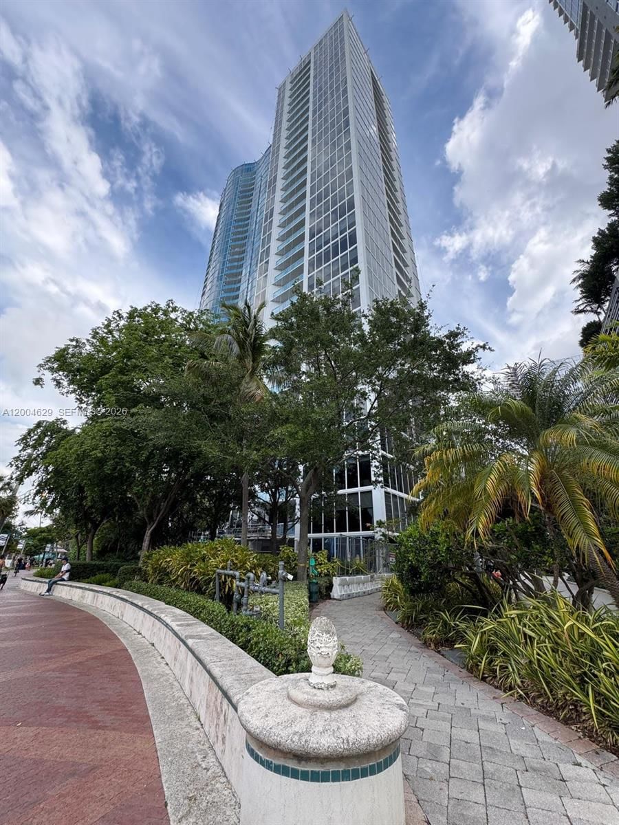 Real estate property located at 333 Las Olas Way #304, Broward, Las Olas River House Cond, Fort Lauderdale, FL