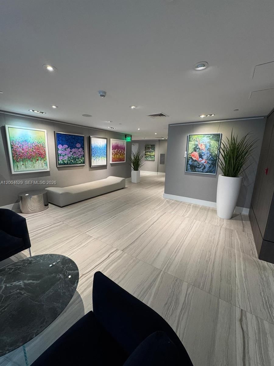 Real estate property located at 333 Las Olas Way #304, Broward, Las Olas River House Cond, Fort Lauderdale, FL