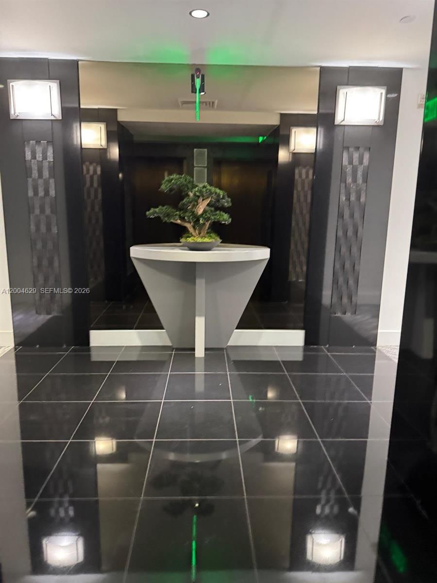 Real estate property located at 333 Las Olas Way #304, Broward, Las Olas River House Cond, Fort Lauderdale, FL