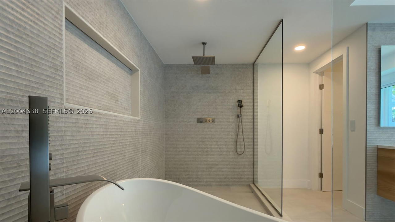 Real estate property located at 1690 Daytonia Rd, Miami-dade, Biscayne Point, Miami Beach, FL