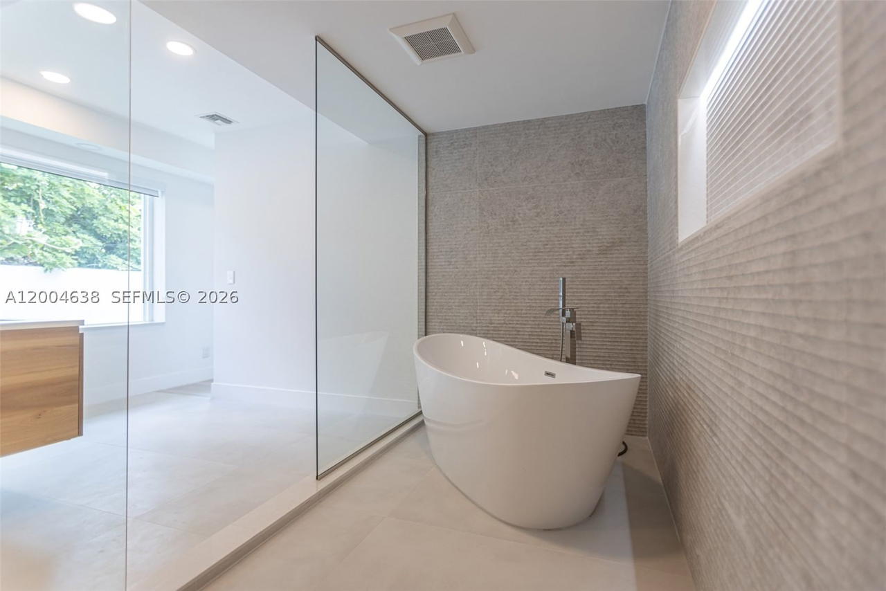Real estate property located at 1690 Daytonia Rd, Miami-dade, Biscayne Point, Miami Beach, FL