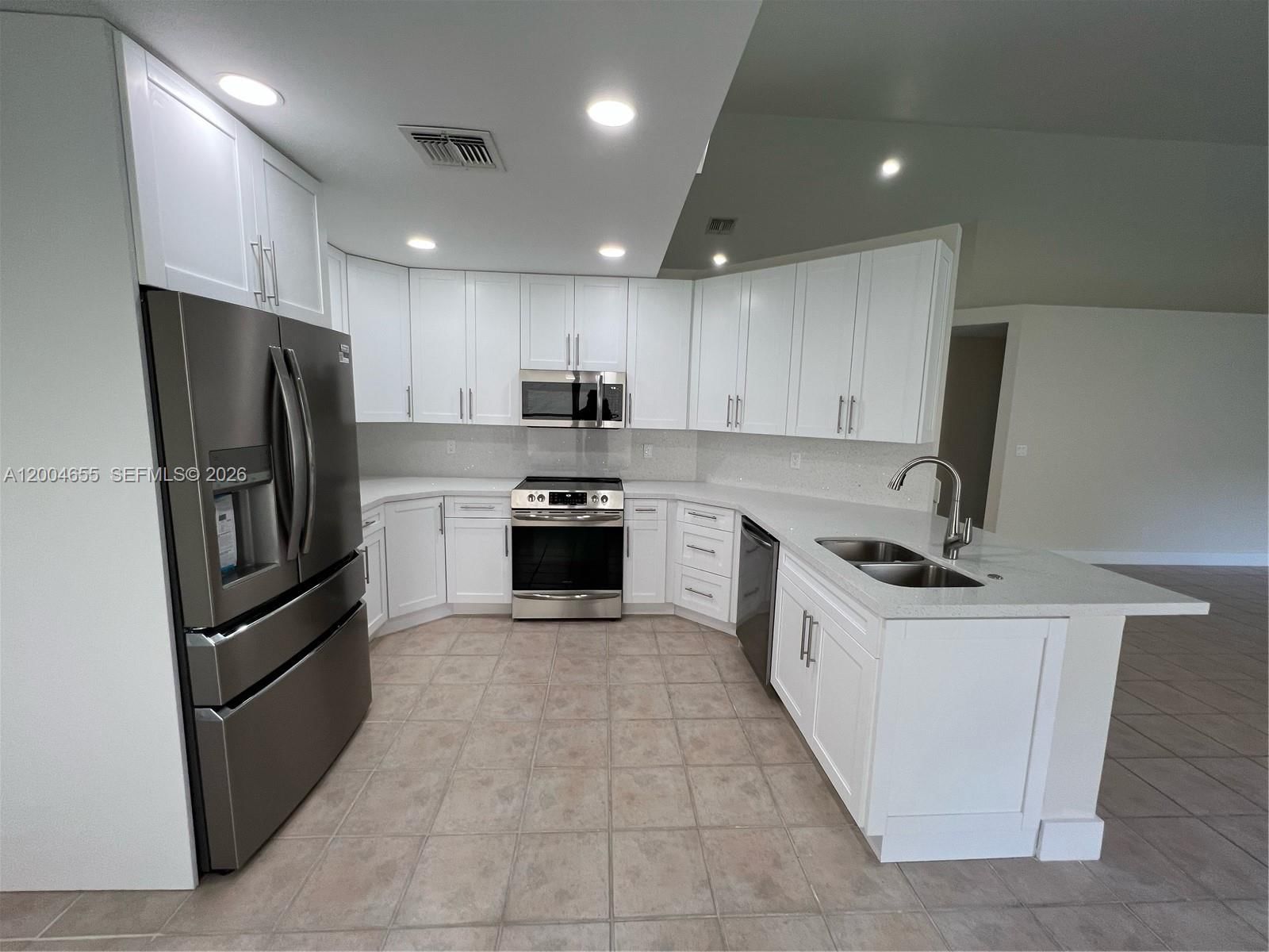 Real estate property located at 2806 Oak Grove Rd, Broward, Forest Ridge - Oak Grove, Davie, FL