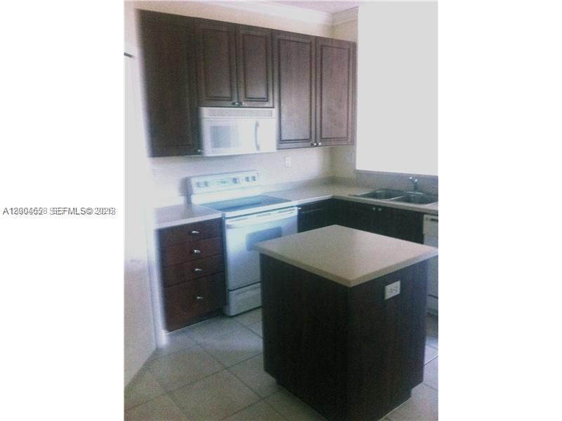 Real estate property located at 5507 113th Ave, Miami-dade, Doral Southeast Patio-hom, Doral, FL