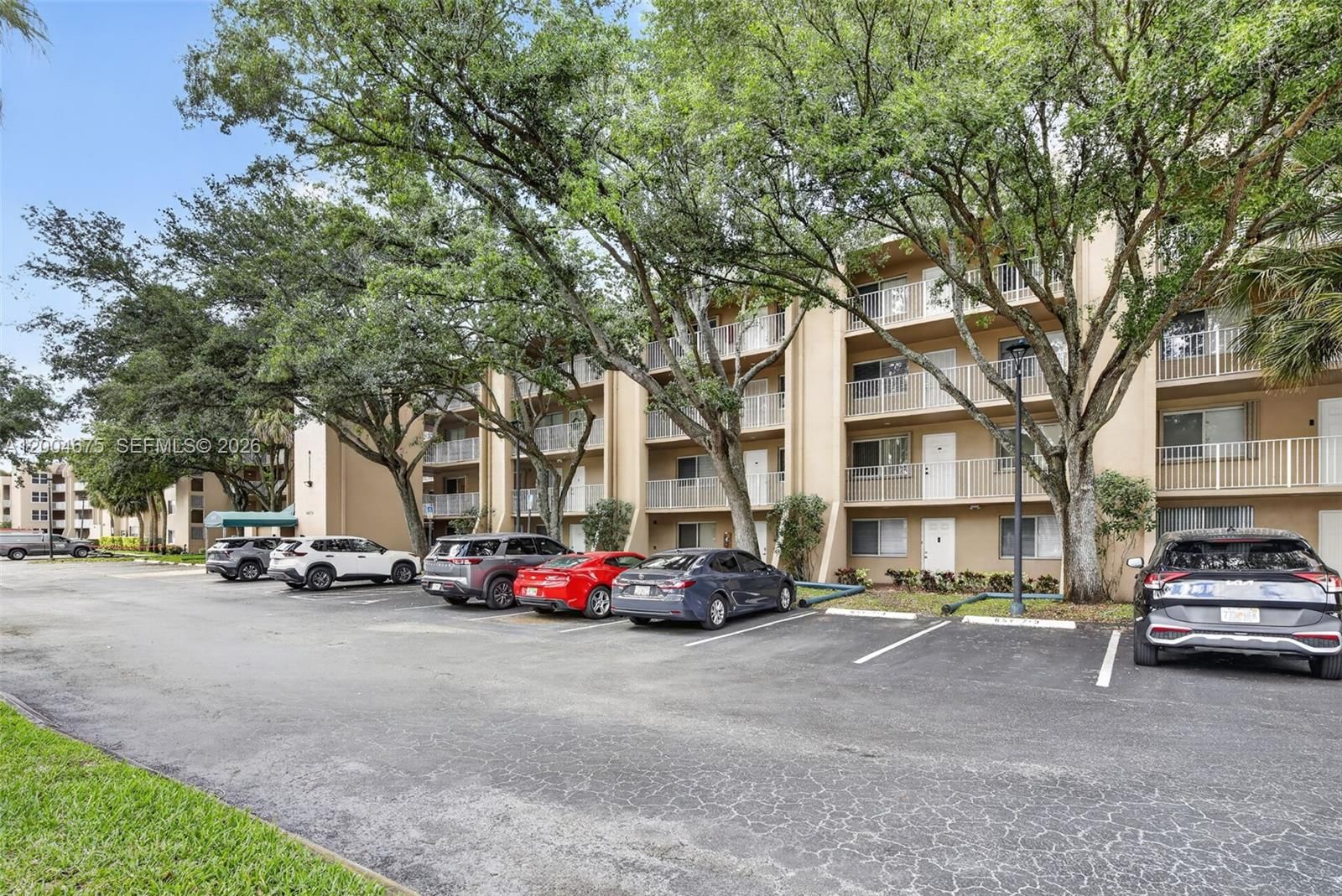 Real estate property located at 9470 Tangerine Pl #105, Broward, Tangerine Condominium Sev, Davie, FL