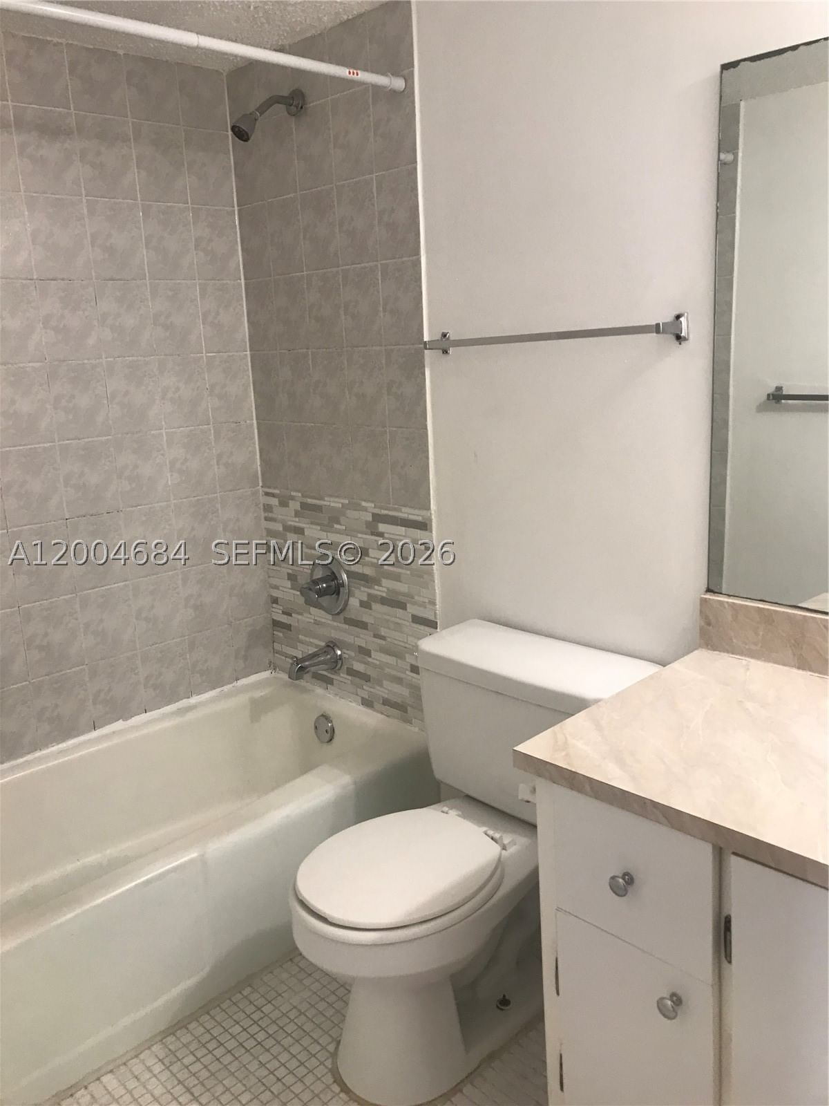 Real estate property located at 5112 NW 79 AV #201, Miami-dade, Doral Garden Ii Condo, Doral, FL