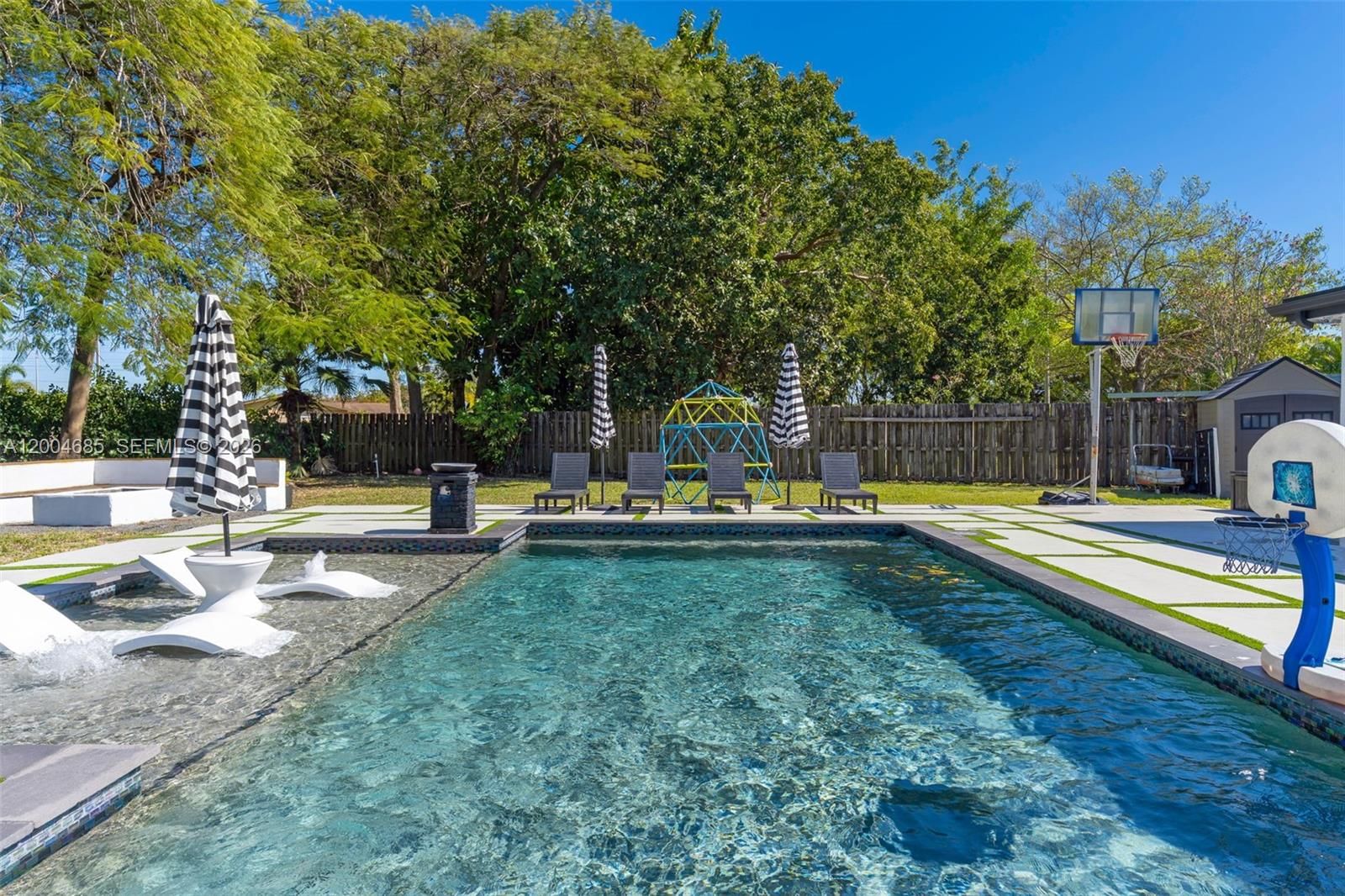 Real estate property located at 13741 72nd Ter, Miami-dade, Kendale Lakes Sec 4, Miami, FL