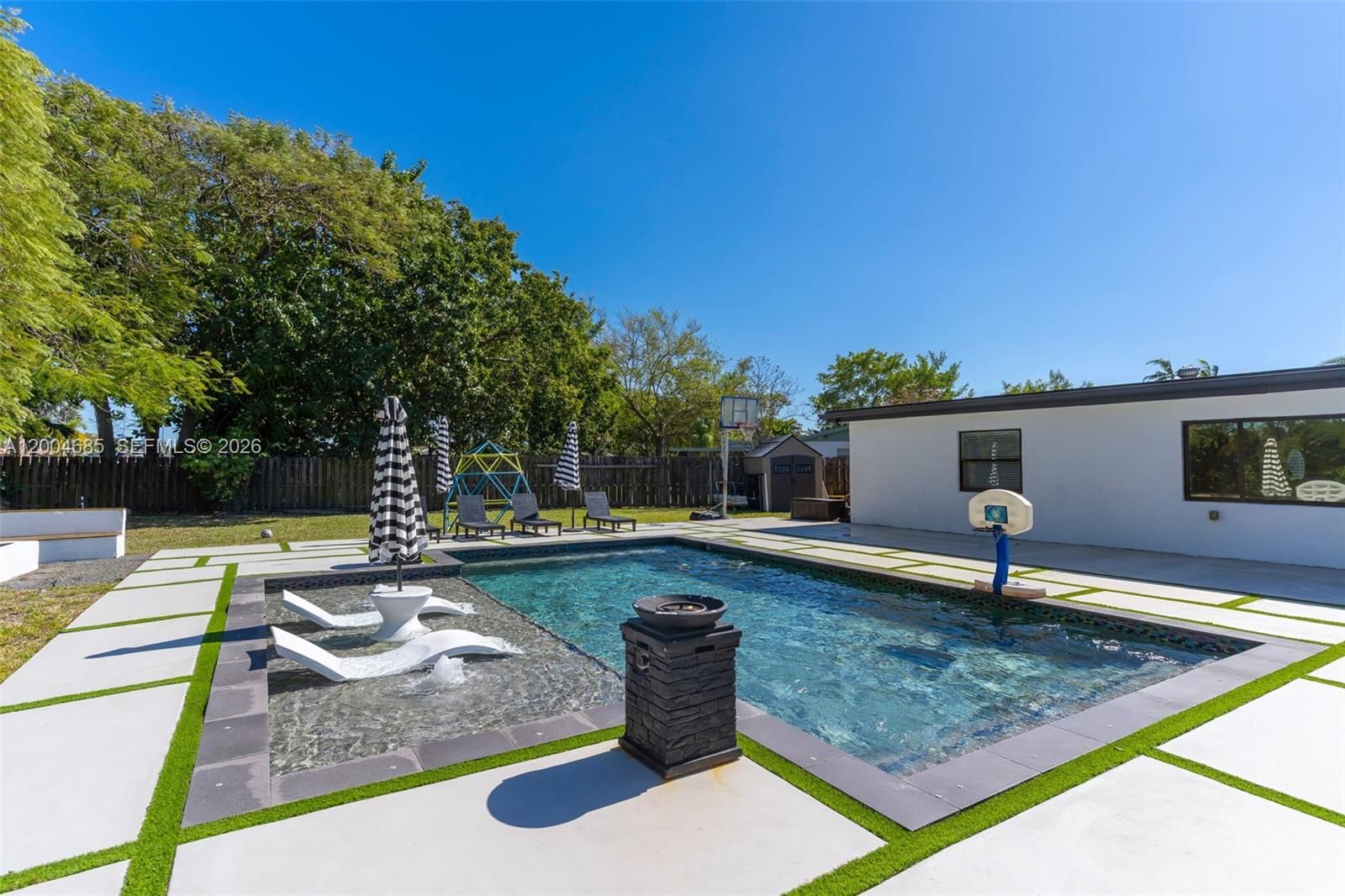 Real estate property located at 13741 72nd Ter, Miami-dade, Kendale Lakes Sec 4, Miami, FL