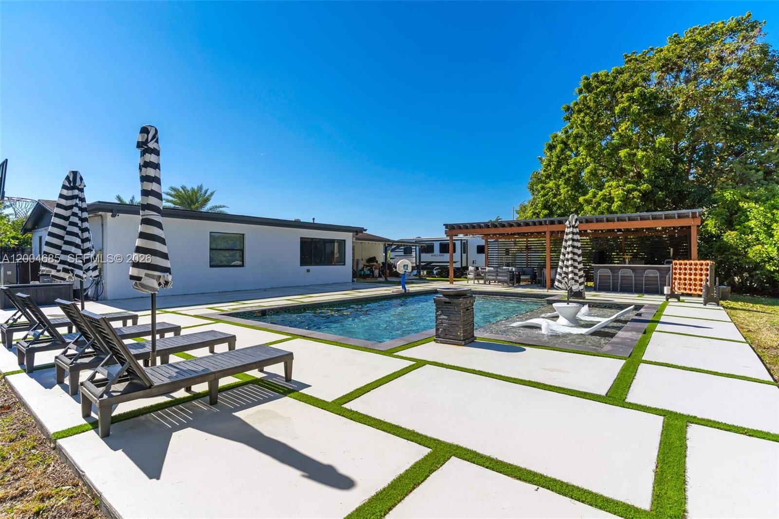 Real estate property located at 13741 72nd Ter, Miami-dade, Kendale Lakes Sec 4, Miami, FL