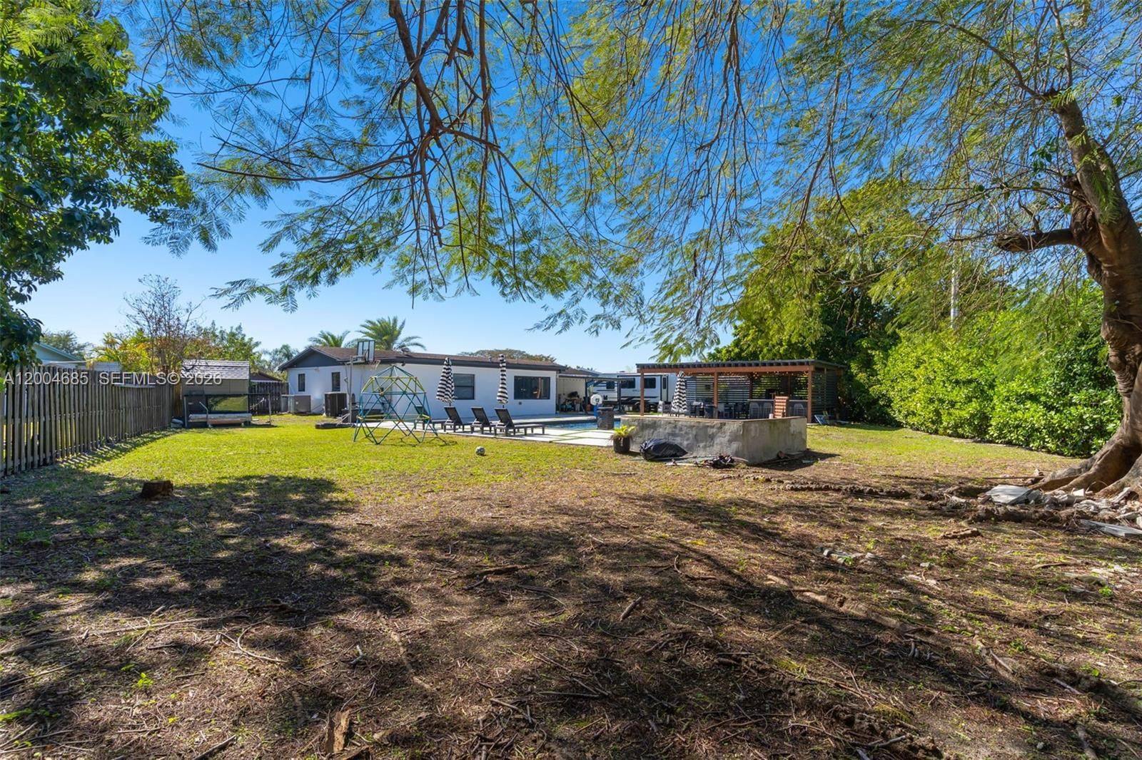 Real estate property located at 13741 72nd Ter, Miami-dade, Kendale Lakes Sec 4, Miami, FL