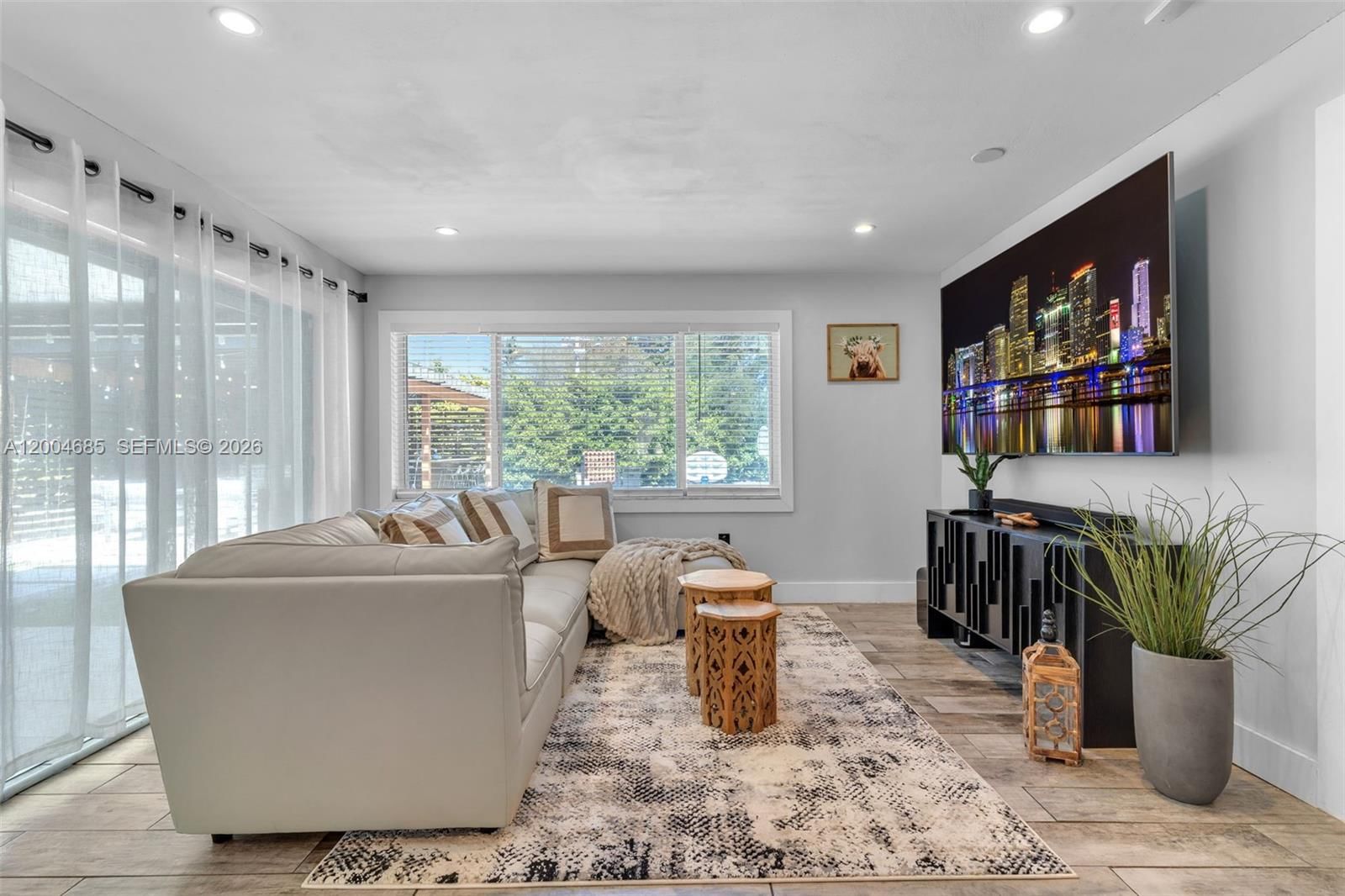 Real estate property located at 13741 72nd Ter, Miami-dade, Kendale Lakes Sec 4, Miami, FL