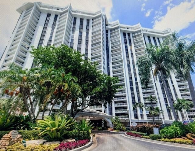 Real estate property located at 4000 Towerside Ter #1403, Miami-dade, The Towers Of Quayside Co, Miami, FL