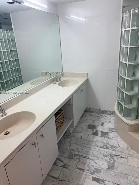 Real estate property located at 4000 Towerside Ter #1403, Miami-dade, The Towers Of Quayside Co, Miami, FL