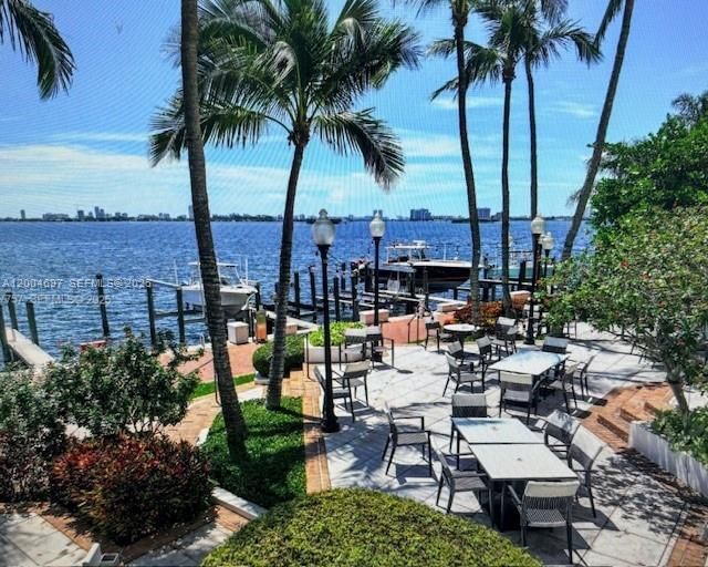 Real estate property located at 4000 Towerside Ter #1403, Miami-dade, The Towers Of Quayside Co, Miami, FL