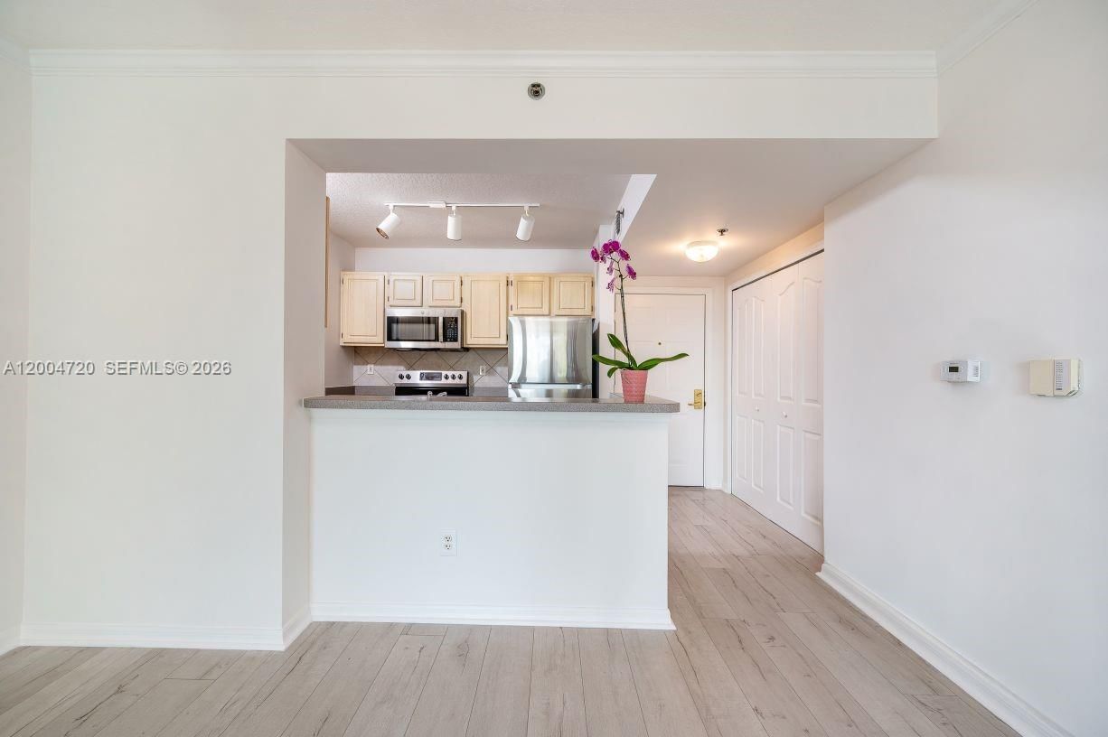 Real estate property located at 2665 37th Ave #201, Miami-dade, Da Vinci On Douglas Condo, Miami, FL