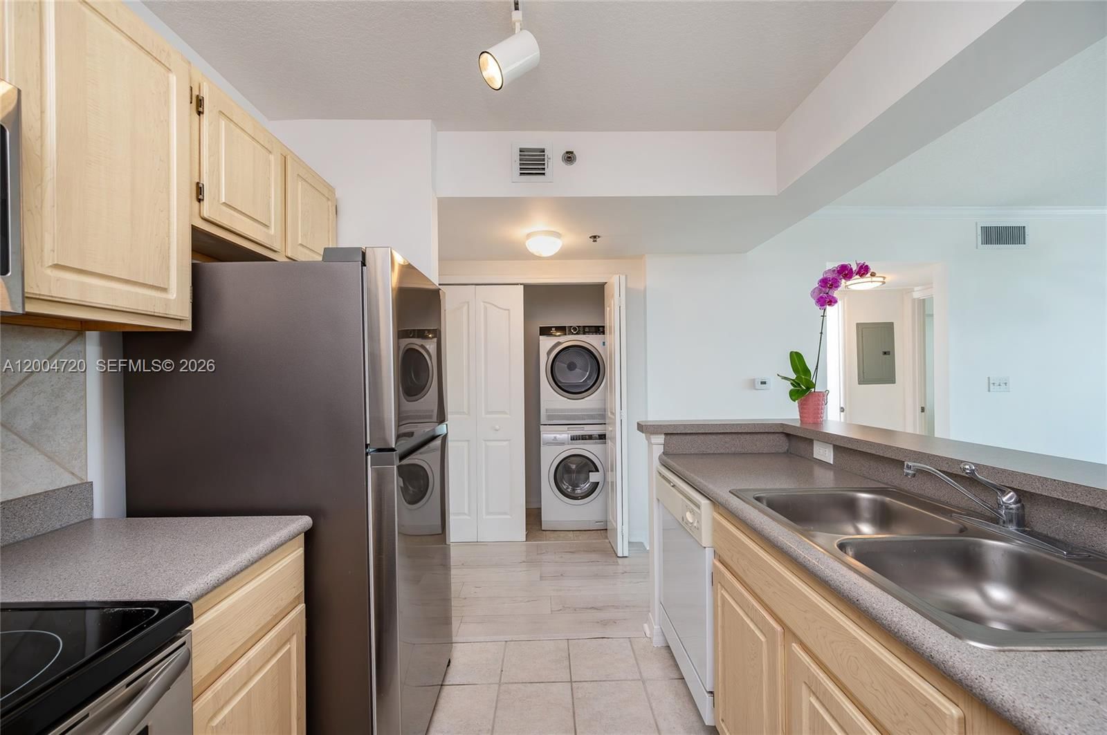 Real estate property located at 2665 37th Ave #201, Miami-dade, Da Vinci On Douglas Condo, Miami, FL