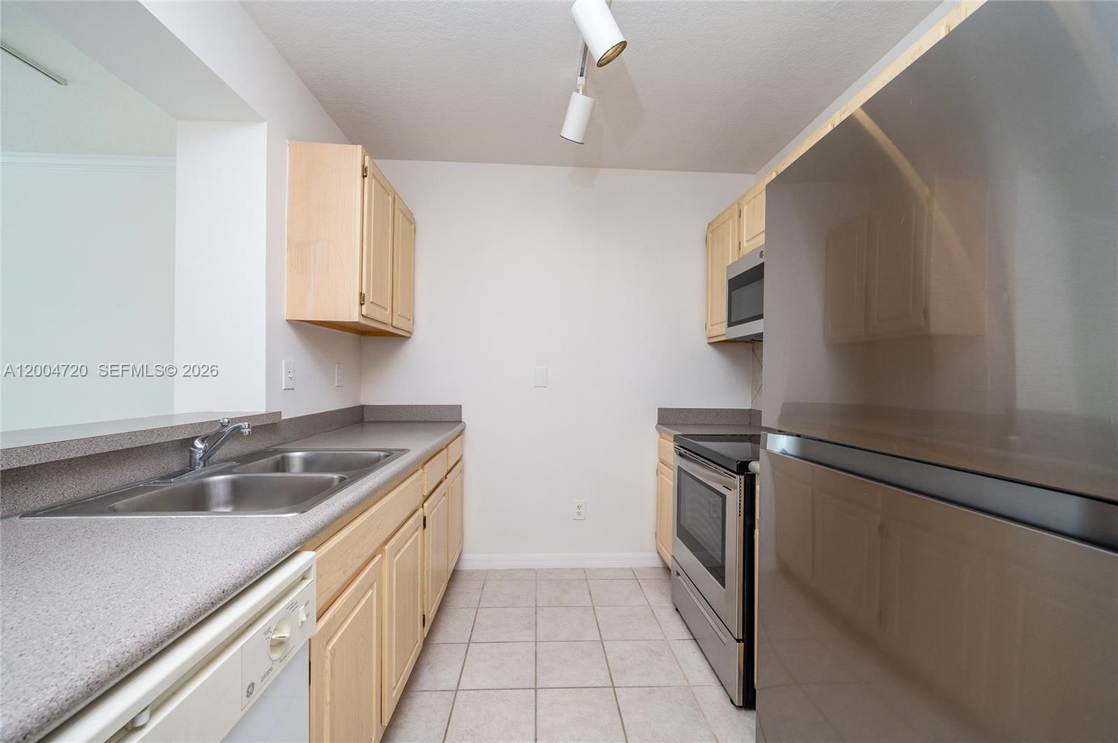 Real estate property located at 2665 37th Ave #201, Miami-dade, Da Vinci On Douglas Condo, Miami, FL