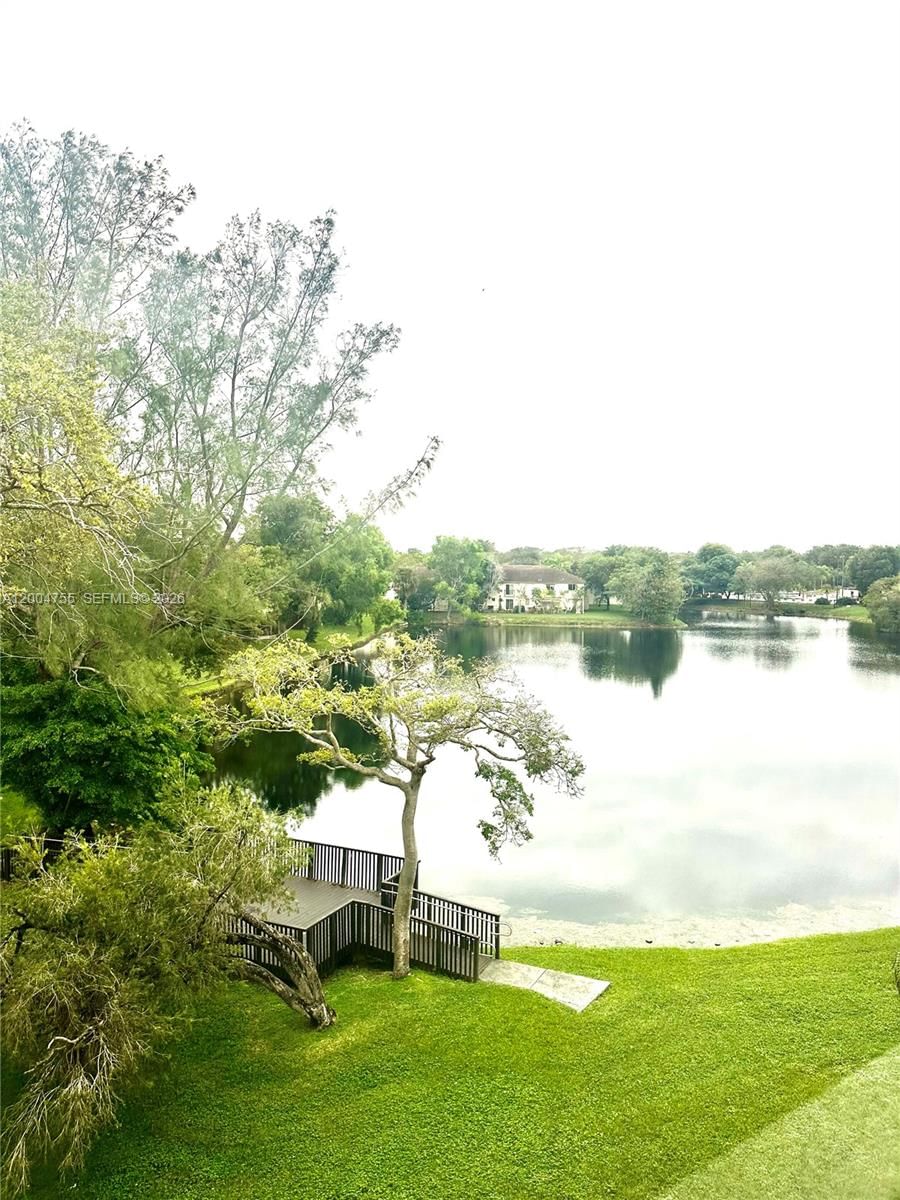 Real estate property located at 6601 116th Ct #403, Miami-dade, Sec 44 Atriums At Snapper, Miami, FL