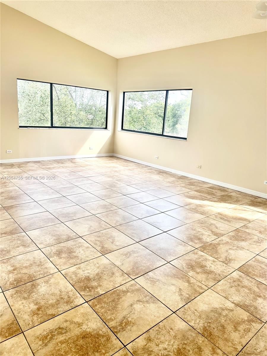 Real estate property located at 6601 116th Ct #403, Miami-dade, Sec 44 Atriums At Snapper, Miami, FL