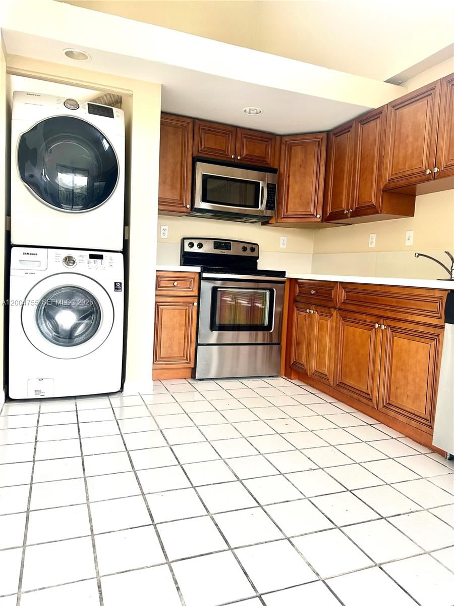 Real estate property located at 6601 116th Ct #403, Miami-dade, Sec 44 Atriums At Snapper, Miami, FL