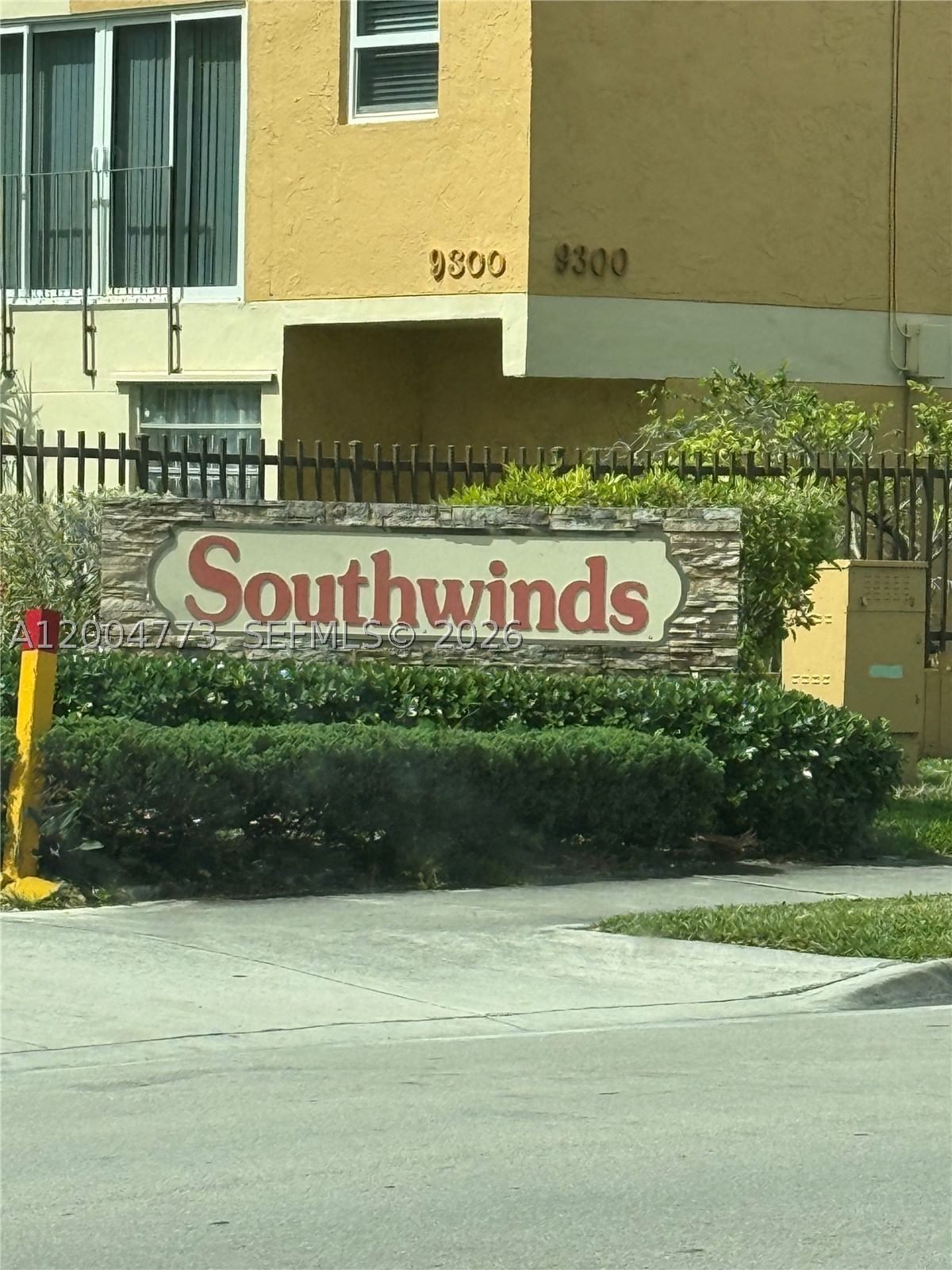 Real estate property located at 9320 Flagler St #201D, Miami-dade, South Winds Condo, Miami, FL