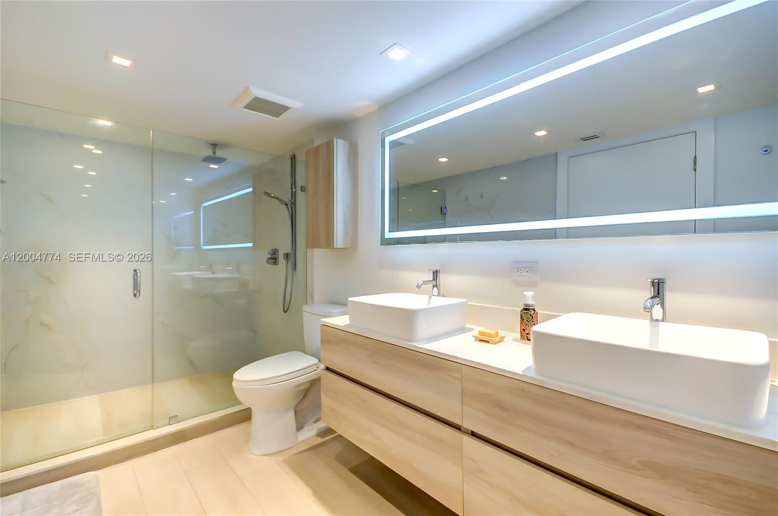 Real estate property located at 16175 Golf Club Rd #113, Broward, Bldg 5 Of Country Club Ap, Weston, FL